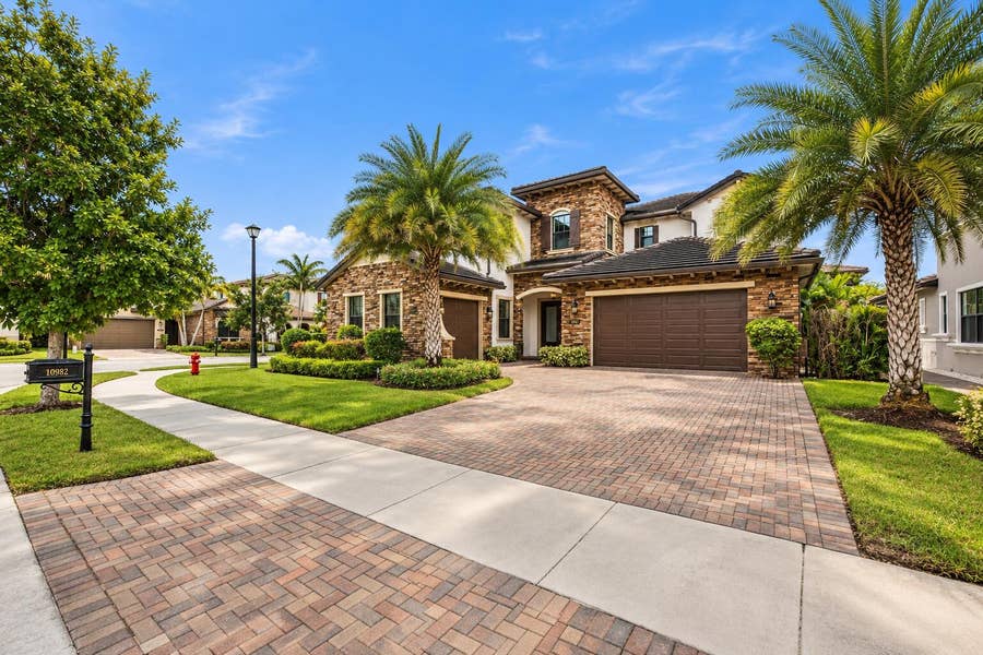 Property photo for 10982 PINNACLE Way, Parkland, FL