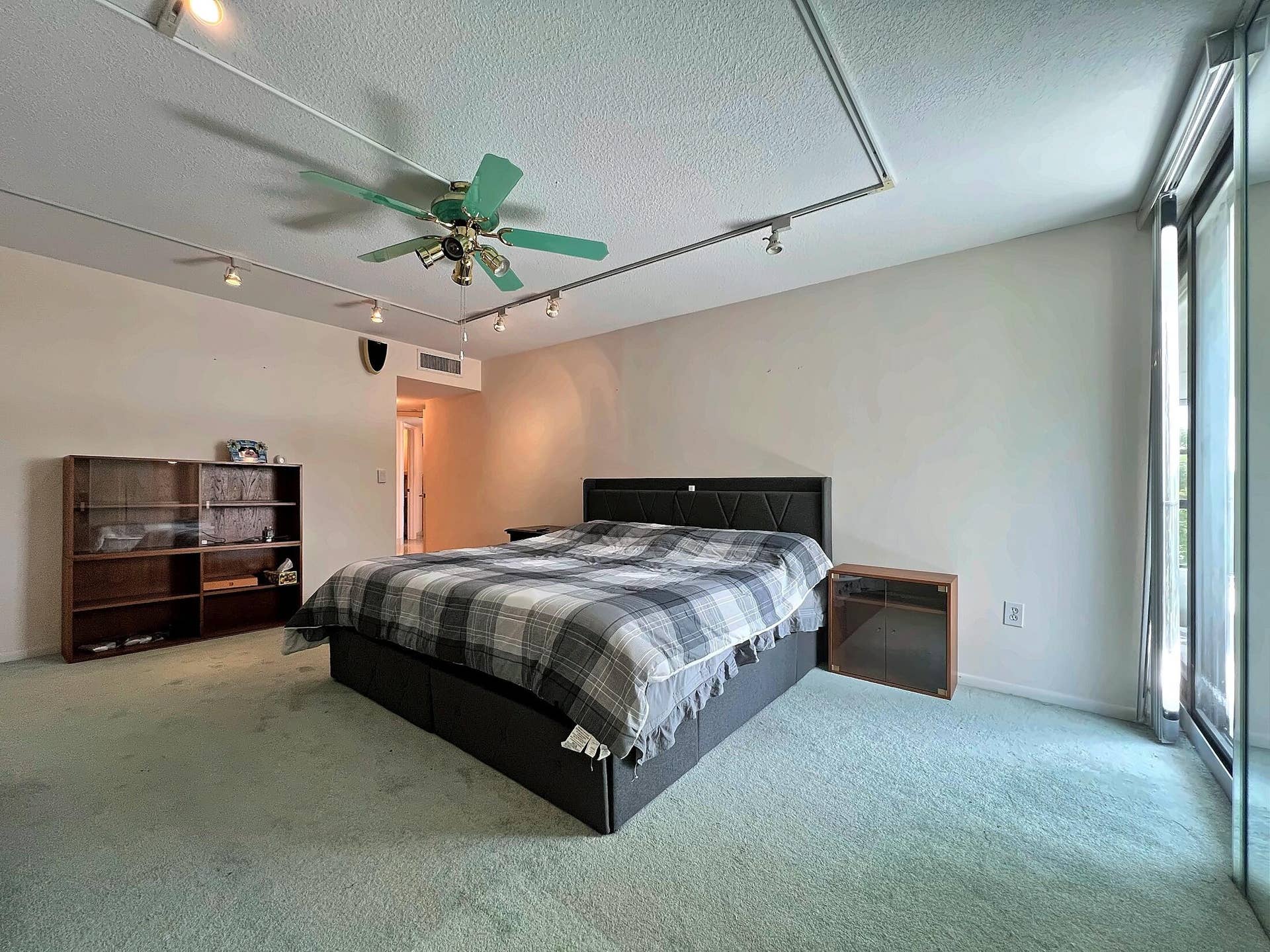 48-bedroom-4
