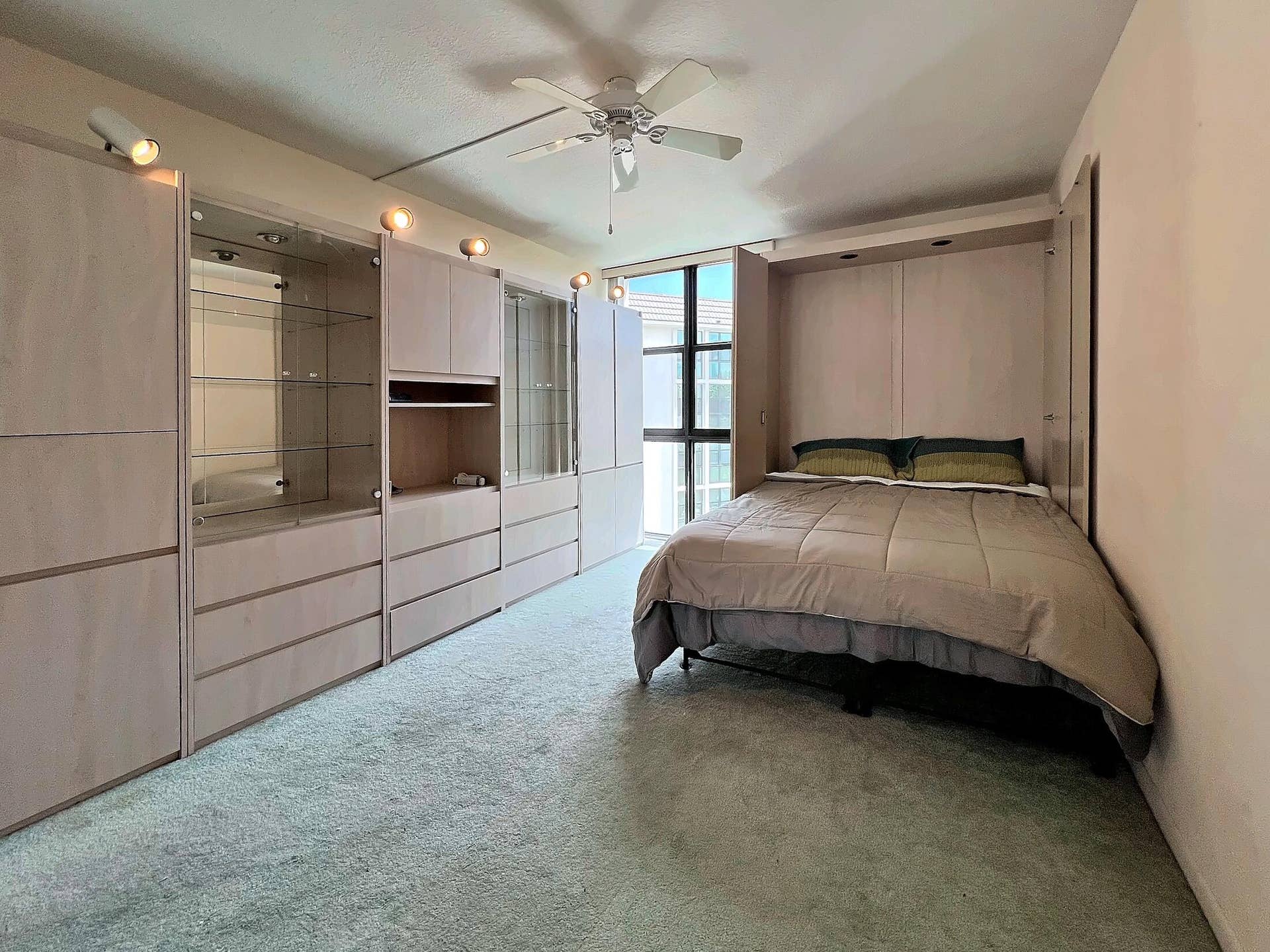 57-guest-bedroom-murphy-bed