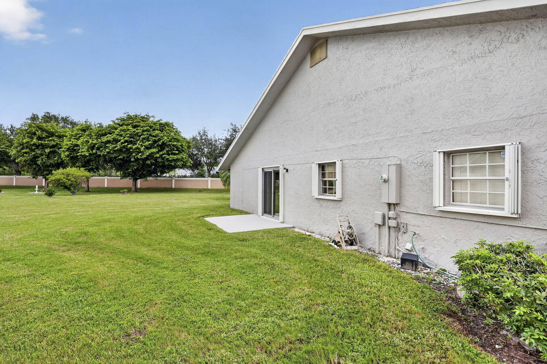 3914 Dafilee Circle, West Palm Beach, FL 33417 Patio