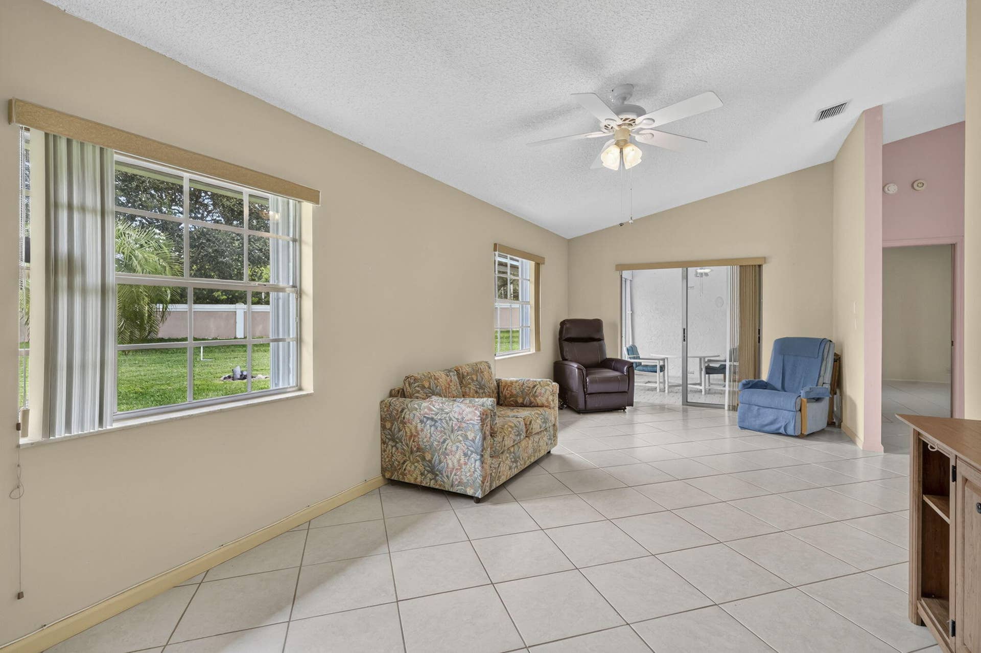 3914 Dafilee Circle, West Palm Beach, FL 33417 Family Room