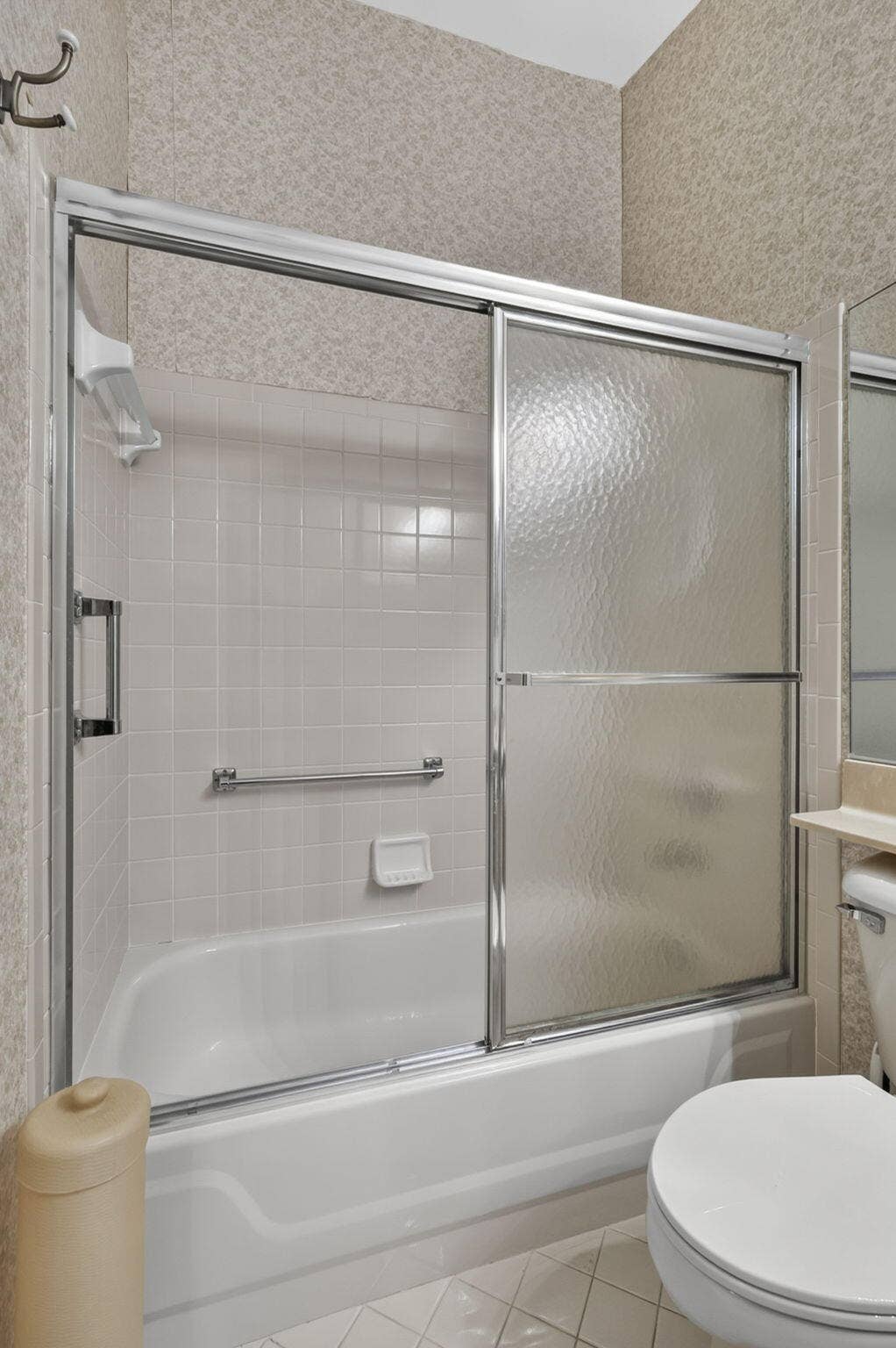 3914 Dafilee Circle, West Palm Beach, FL 33417 Second Bathroom