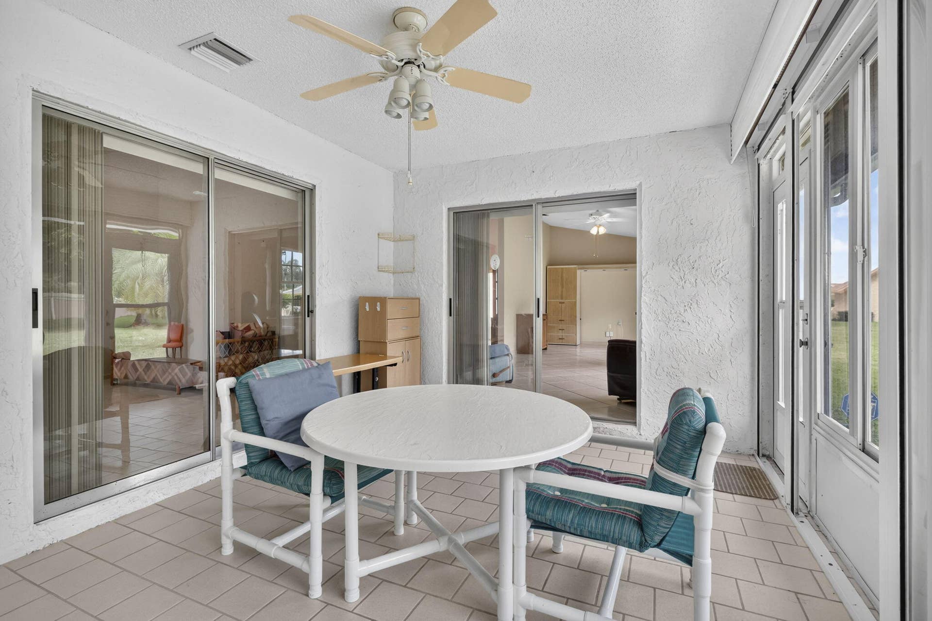 3914 Dafilee Circle, West Palm Beach, FL 33417 Covered Porch