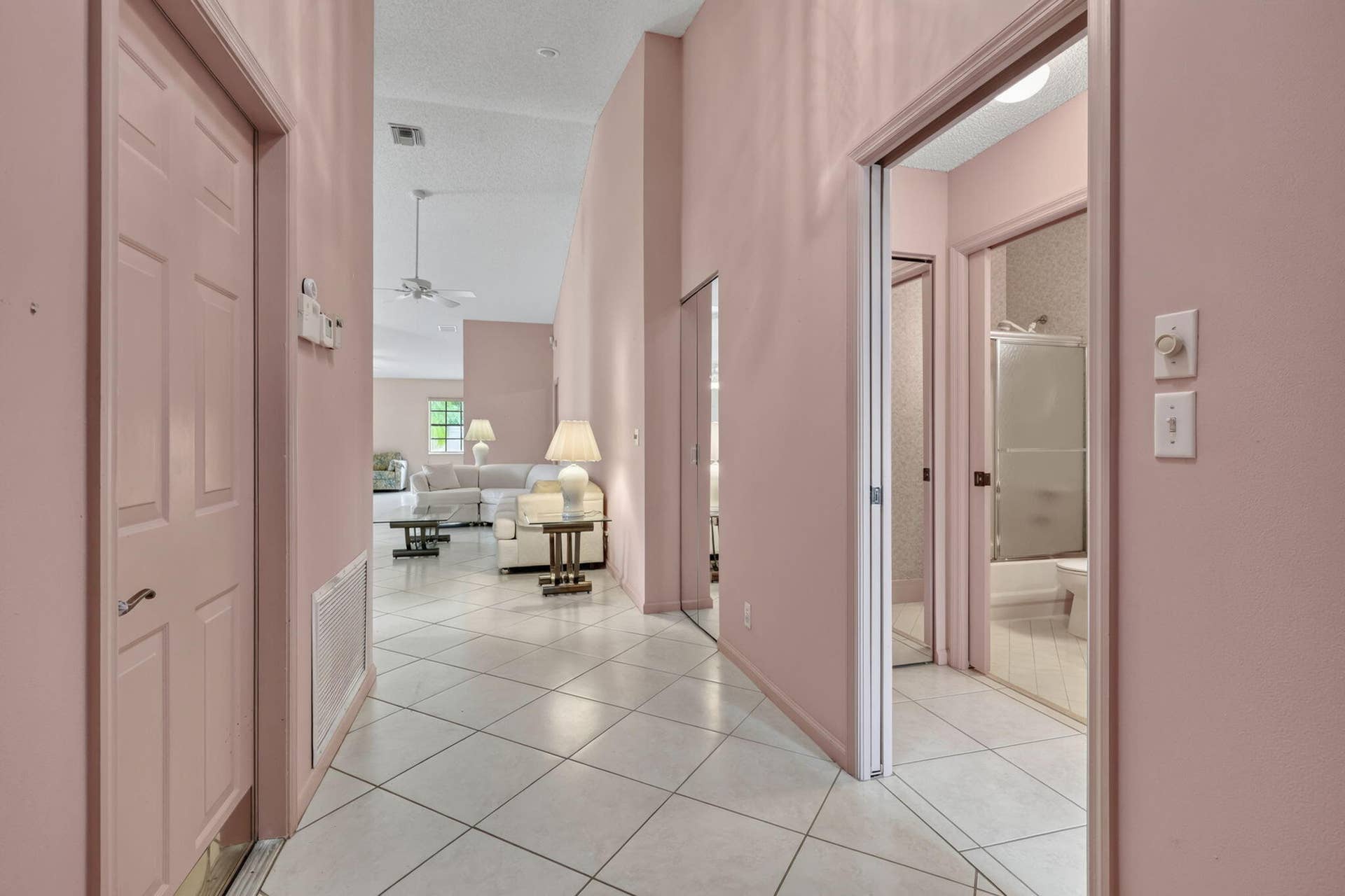3914 Dafilee Circle, West Palm Beach, FL 33417 Foyer