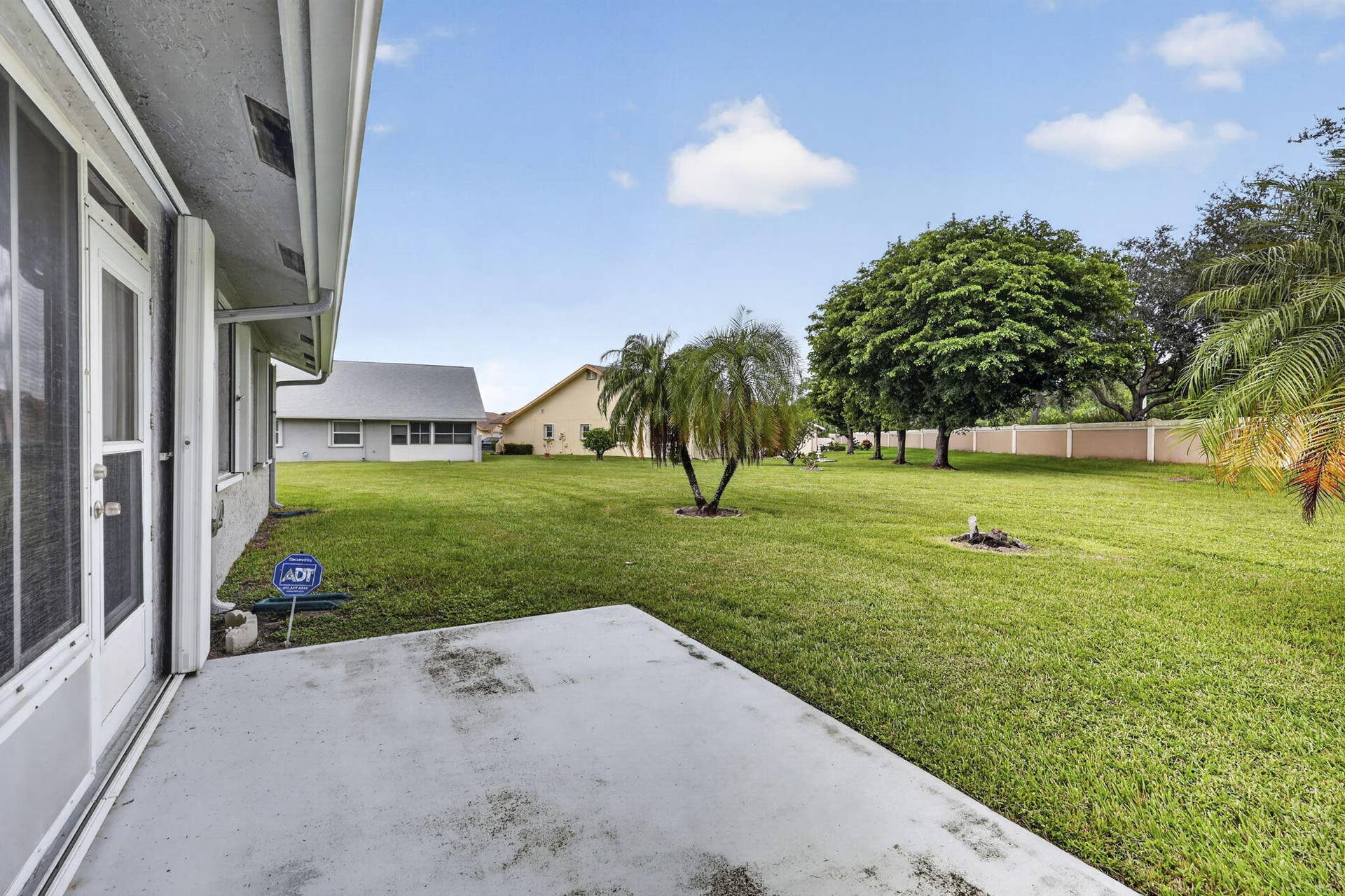 3914 Dafilee Circle, West Palm Beach, FL 33417 Patio