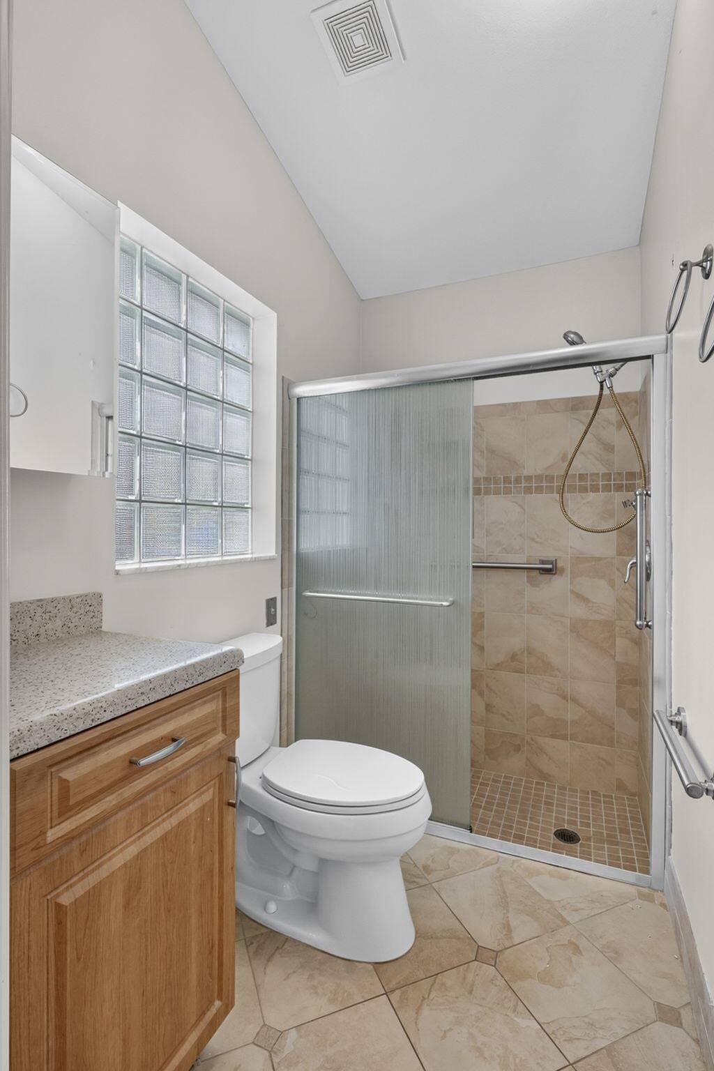 3914 Dafilee Circle, West Palm Beach, FL 33417 Primary Bathroom