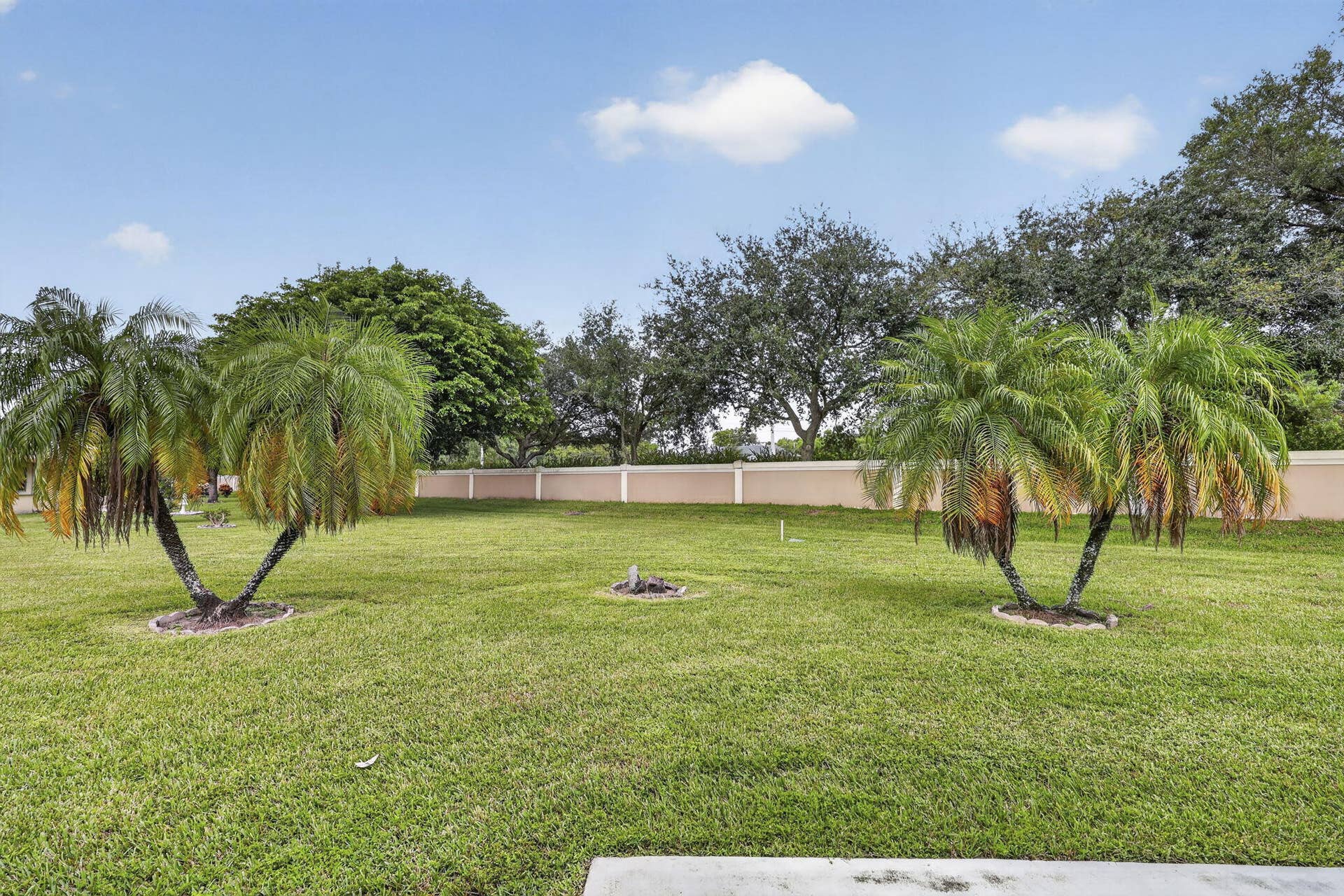 3914 Dafilee Circle, West Palm Beach, FL 33417 Huge Yard