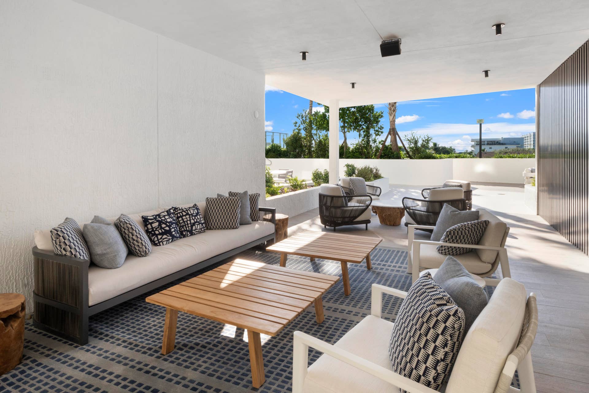 1116 N OCEAN Boulevard, #1205, Pompano Beach, FL 33062 Skybankpro.com Real Estate Photography S