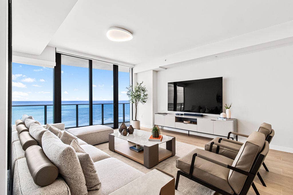 1116 N OCEAN Boulevard, #1205, Pompano Beach, FL 33062 Living Space