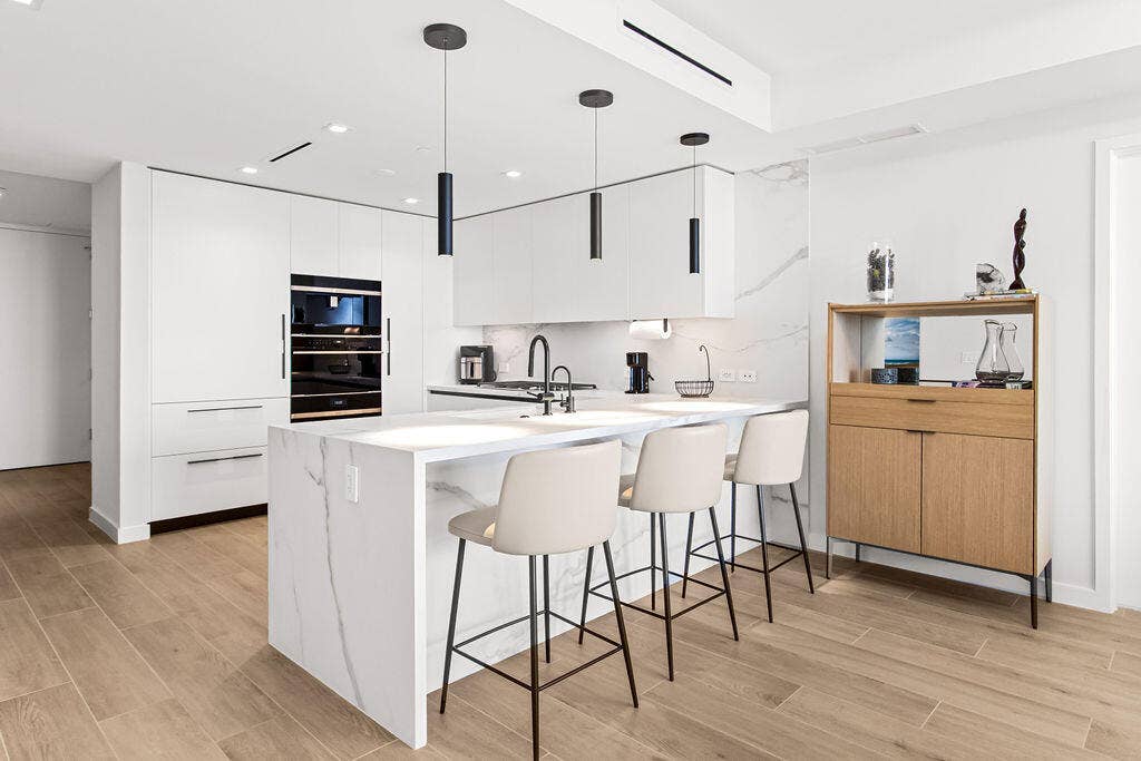 1116 N OCEAN Boulevard, #1205, Pompano Beach, FL 33062 Modern Kitchen