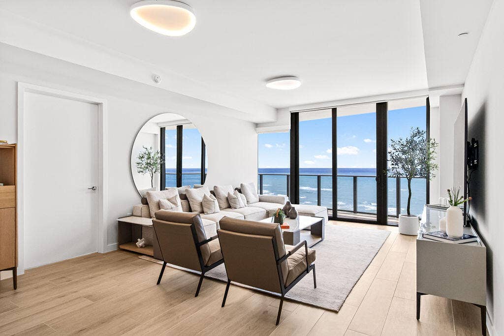 1116 N OCEAN Boulevard, #1205, Pompano Beach, FL 33062 Living Space