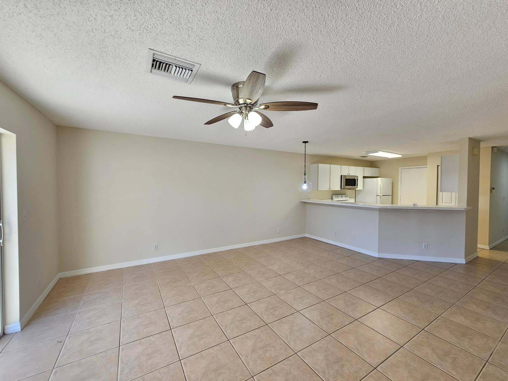 145 Fox Meadow Run, Jupiter, FL 33458 Living - Dining