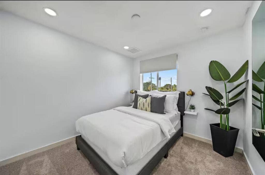 1559 W 26TH Court, #1, Riviera Beach, Riviera Beach, FL 33404 bed 1