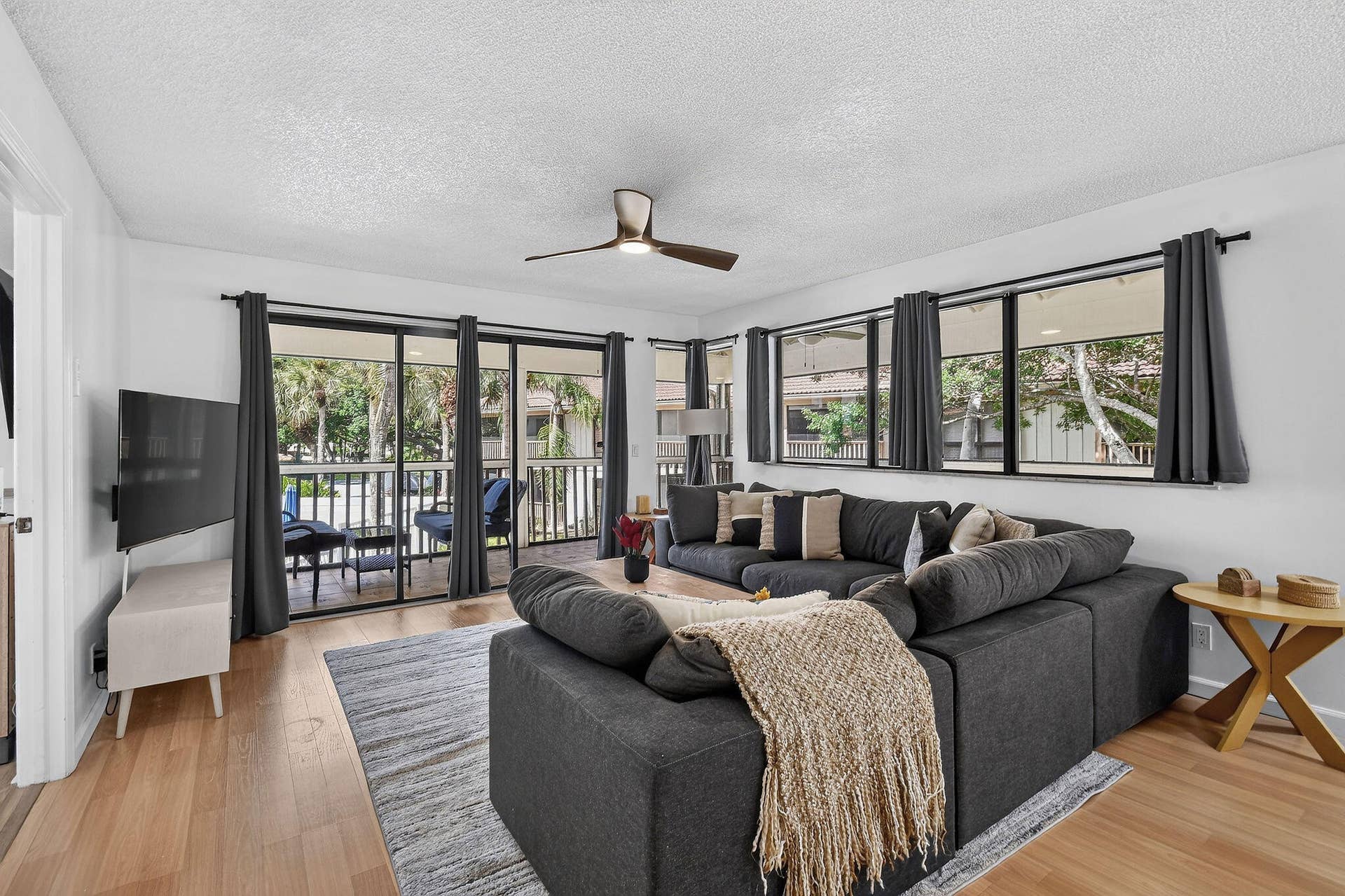 407 BRACKENWOOD Lane S, Palm Beach Gardens, FL 33418 407BrackenwoodLnS(9)