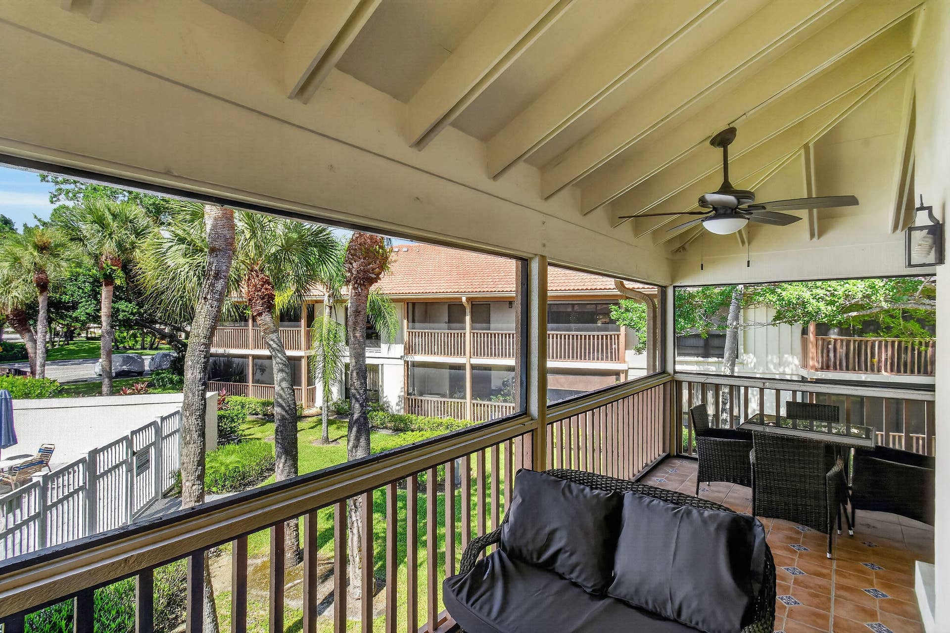 407 BRACKENWOOD Lane S, Palm Beach Gardens, FL 33418 407BrackenwoodLnS(46)