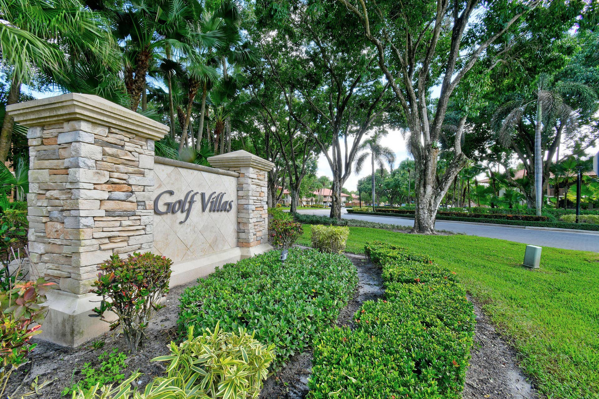 407 BRACKENWOOD Lane S, Palm Beach Gardens, FL 33418 407BrackenwoodLnS(55)