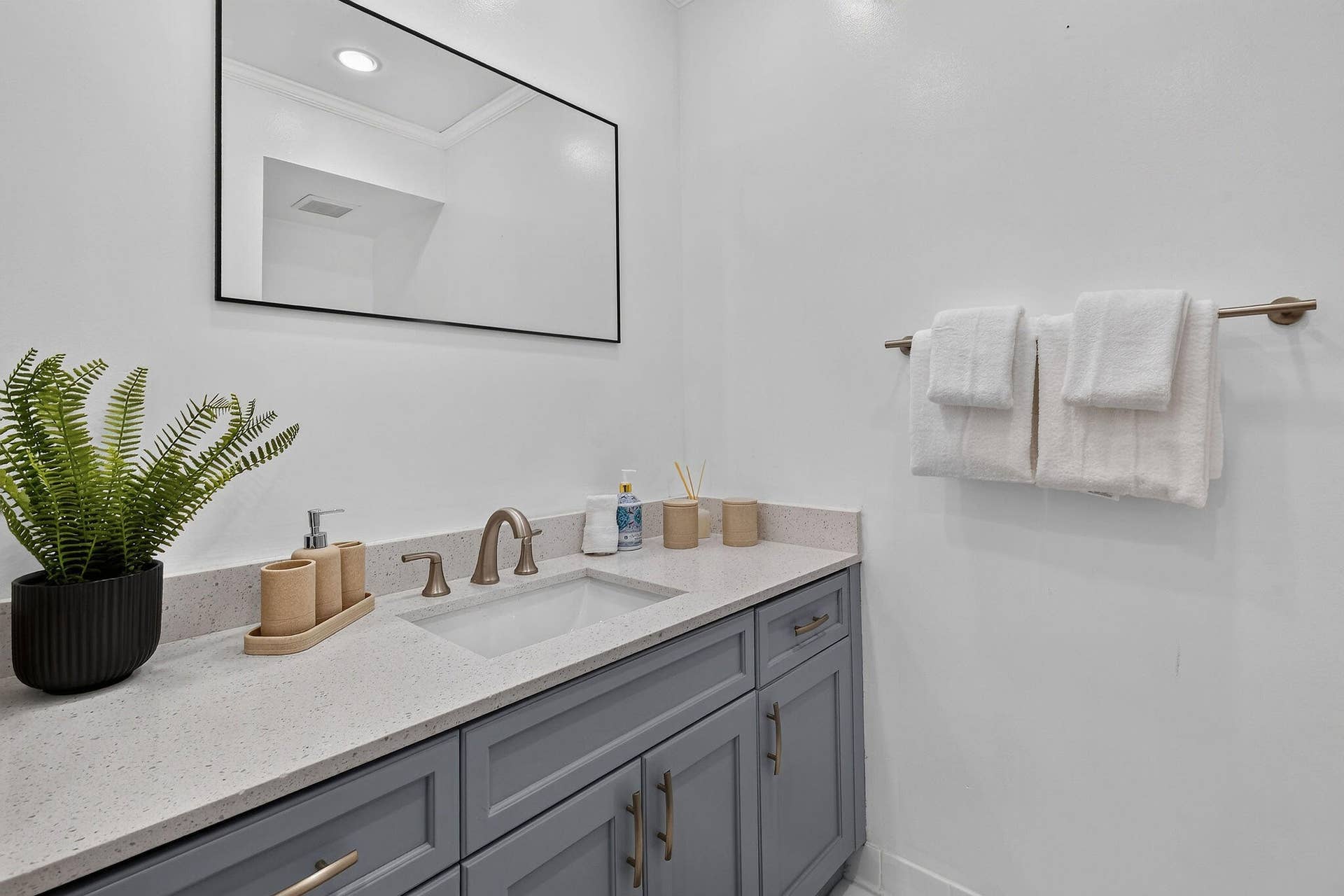 407 BRACKENWOOD Lane S, Palm Beach Gardens, FL 33418 407BrackenwoodLnS(40)