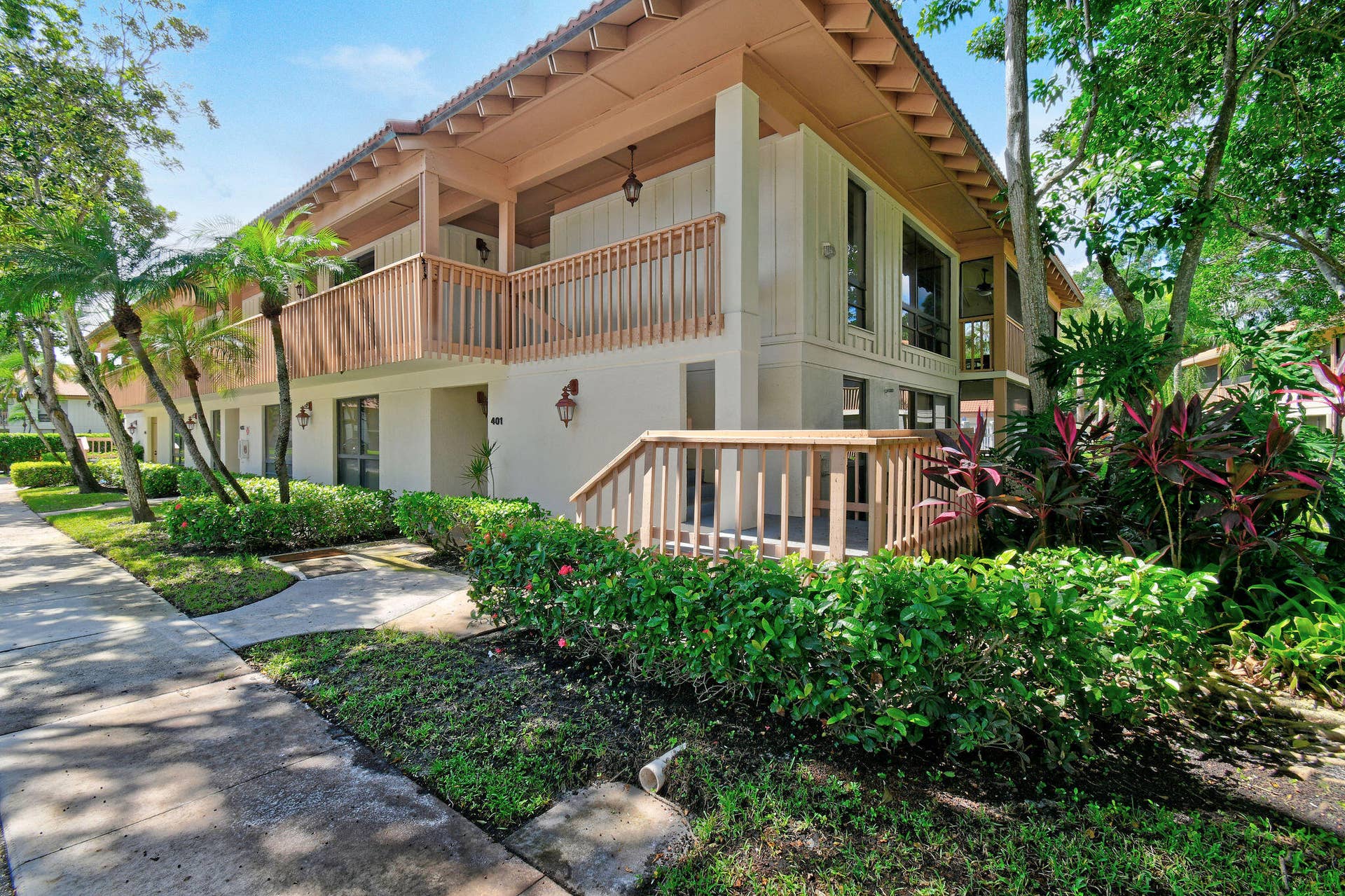 407 BRACKENWOOD Lane S, Palm Beach Gardens, FL 33418 407BrackenwoodLnS(5)