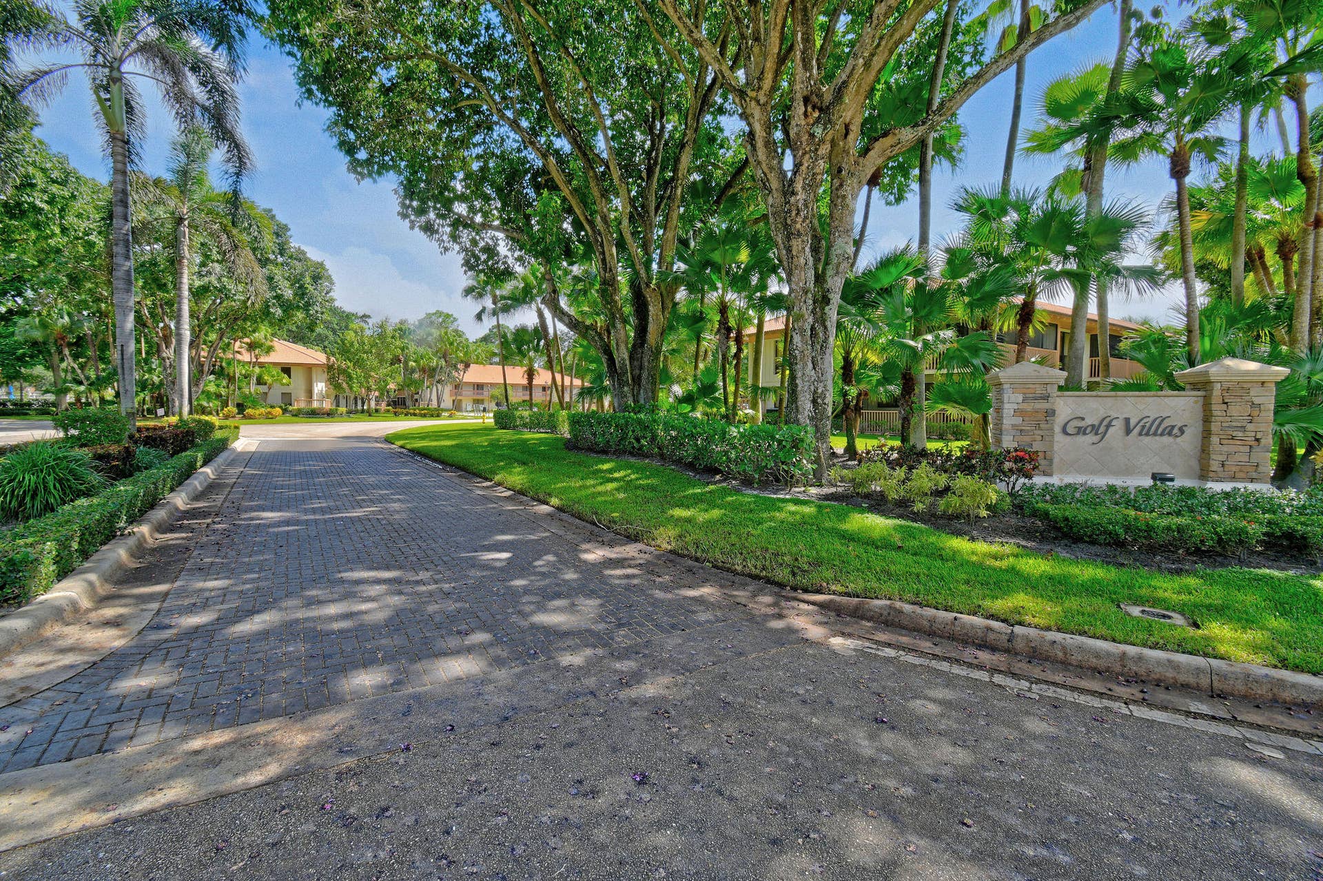 407 BRACKENWOOD Lane S, Palm Beach Gardens, FL 33418 407BrackenwoodLnS(59)