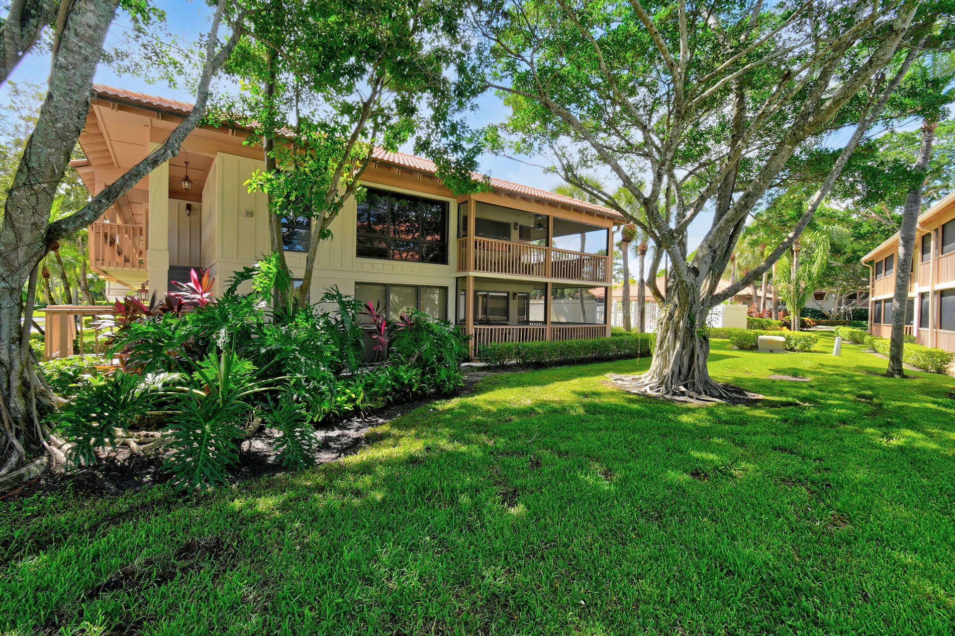 407 BRACKENWOOD Lane S, Palm Beach Gardens, FL 33418 407BrackenwoodLnS(54)