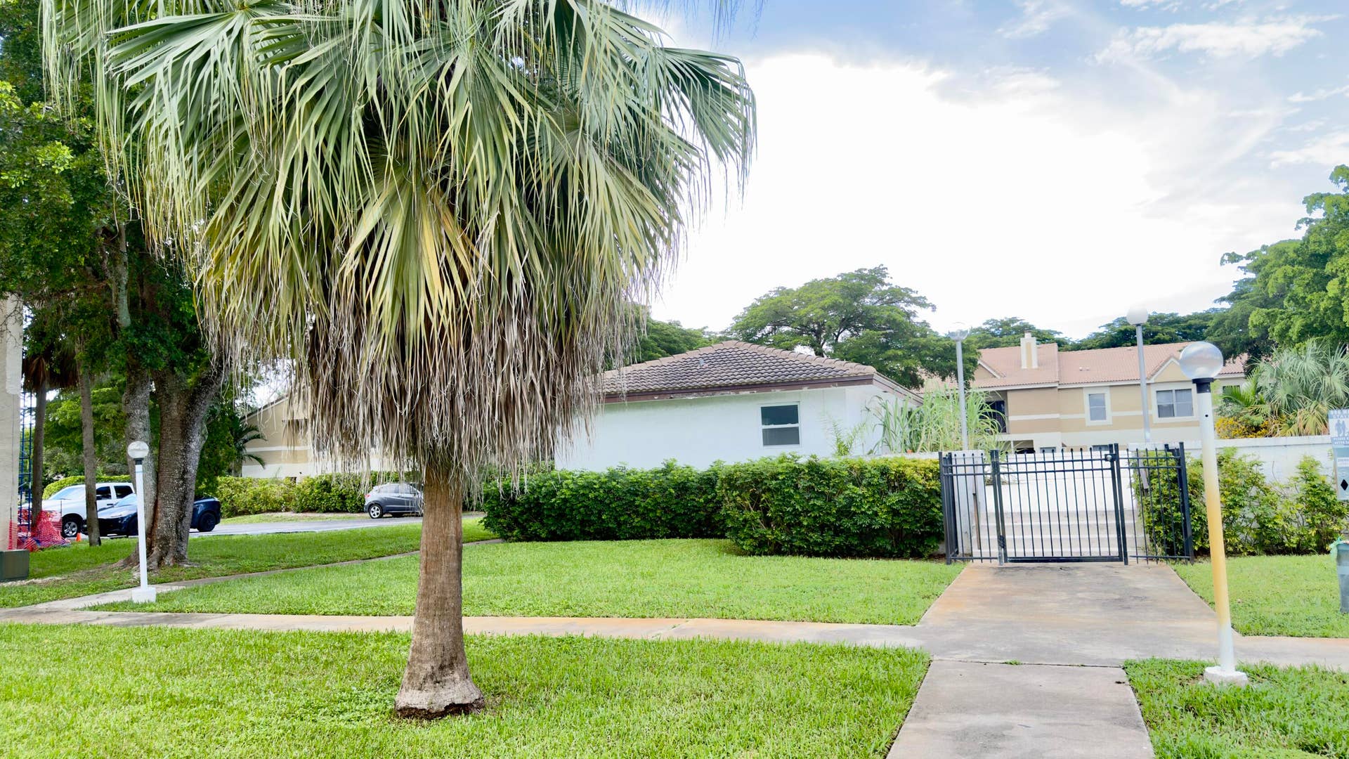 2700 RIVERSIDE Drive, #106-B, Coral Springs, FL 33065 IMG_6143 (1)