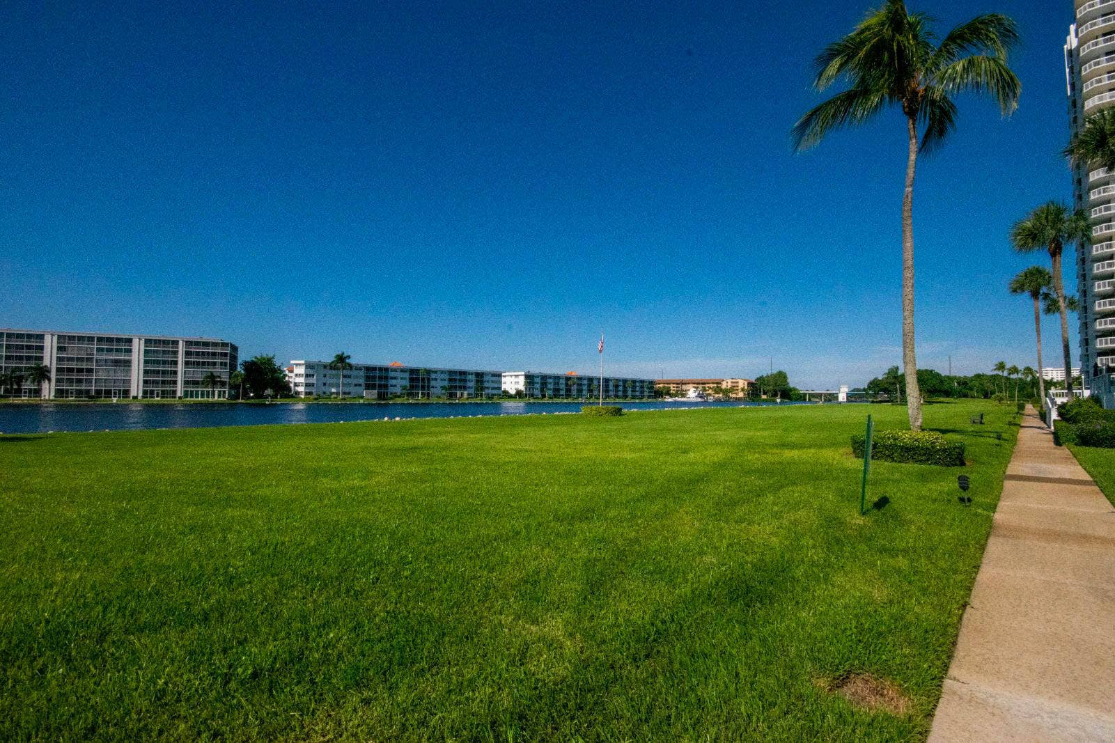 115 Lakeshore Drive, #549, North Palm Beach, FL 33408 Walking Path
