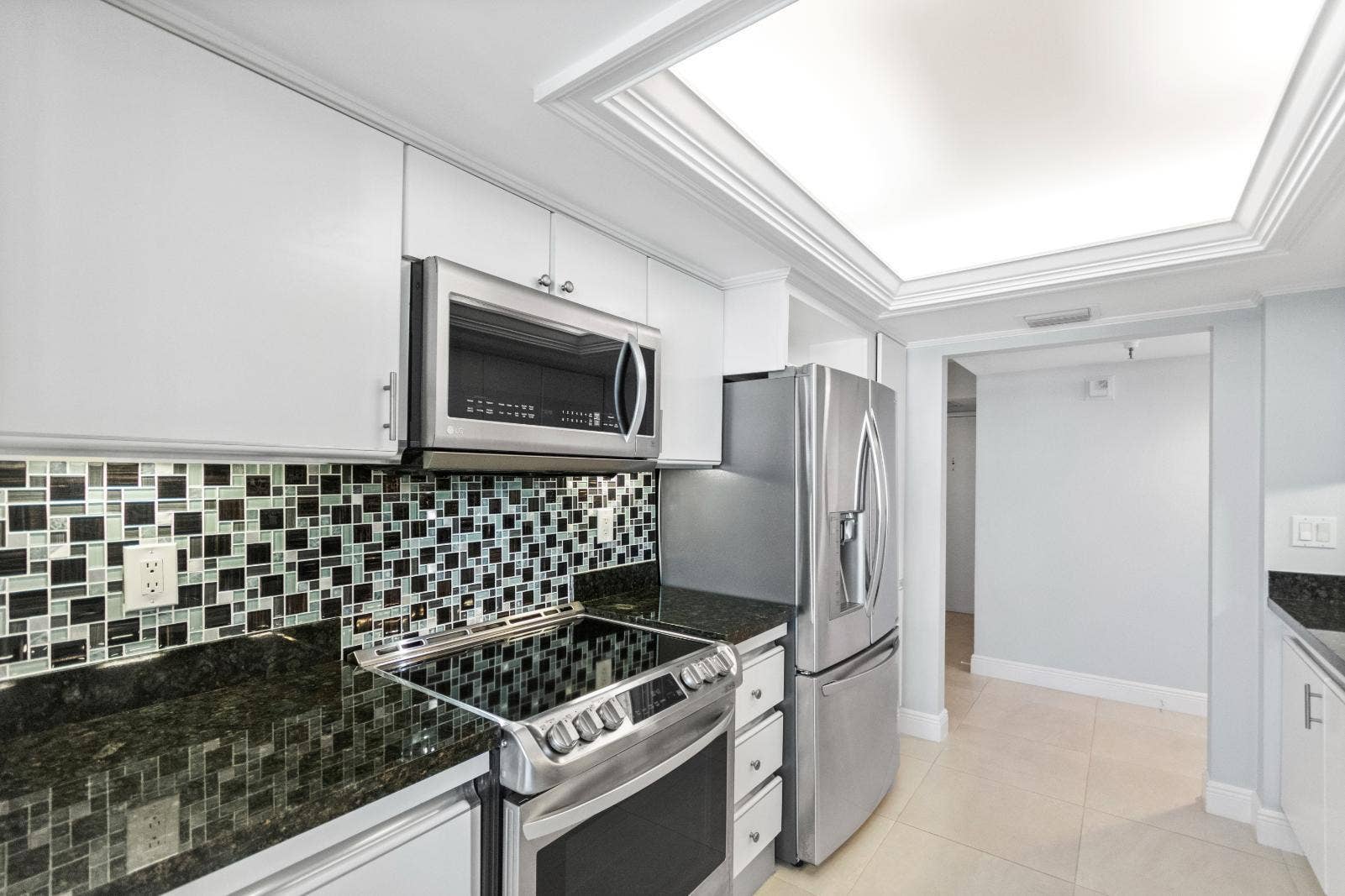 115 Lakeshore Drive, #549, North Palm Beach, FL 33408 Kitchen