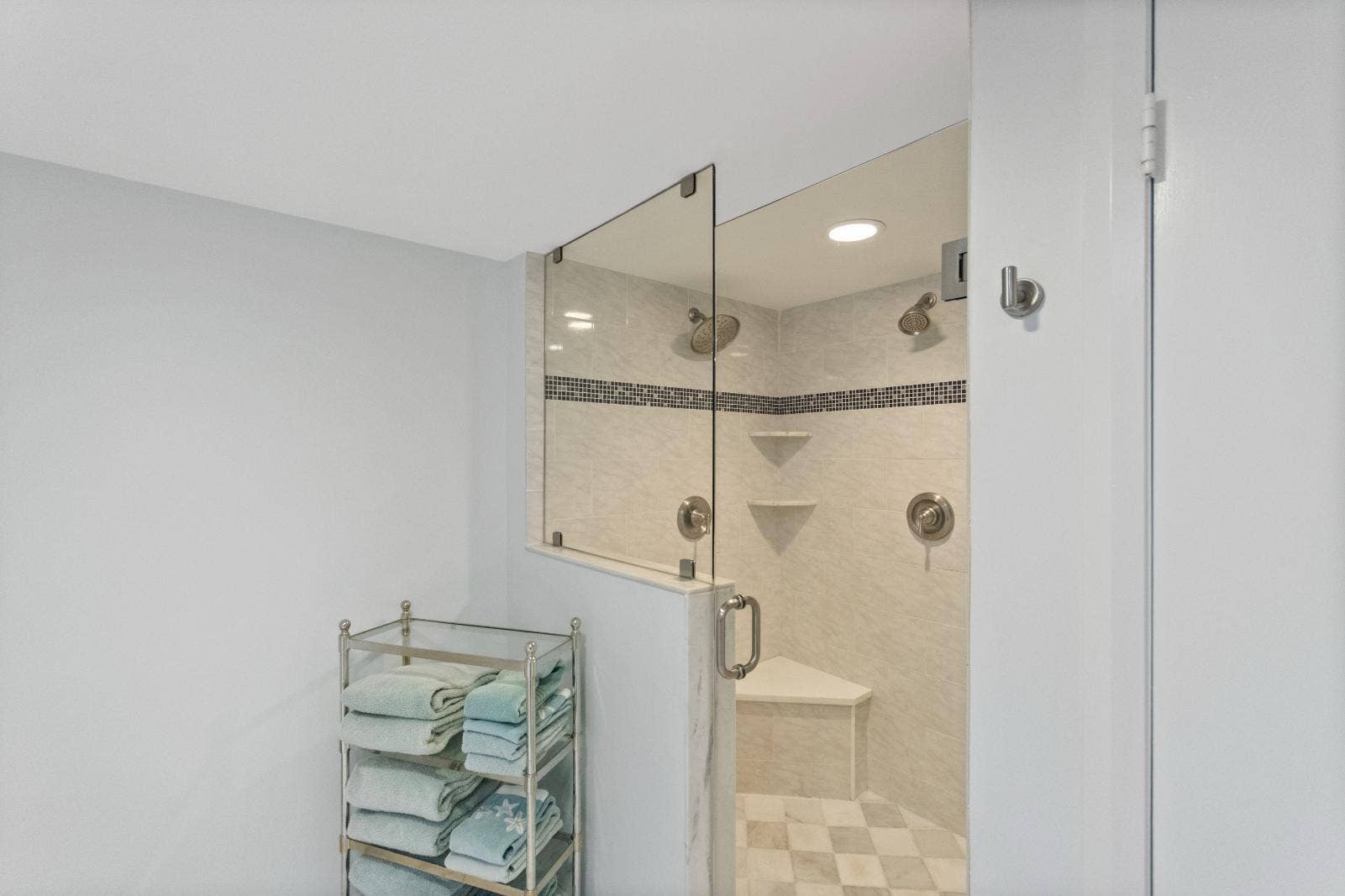 115 Lakeshore Drive, #549, North Palm Beach, FL 33408 Walk-in Shower