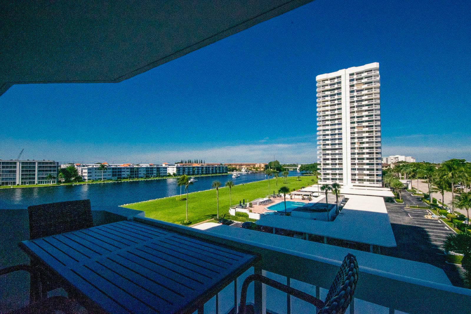 115 Lakeshore Drive, #549, North Palm Beach, FL 33408 Intracoastal Views