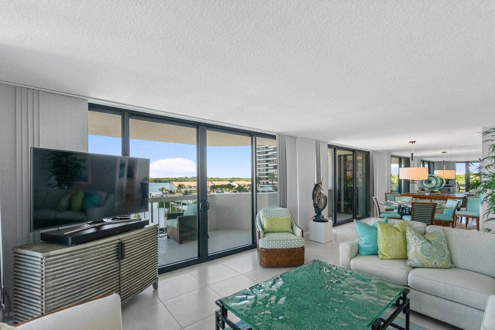 115 Lakeshore Drive, #549, North Palm Beach, FL 33408 Living Room