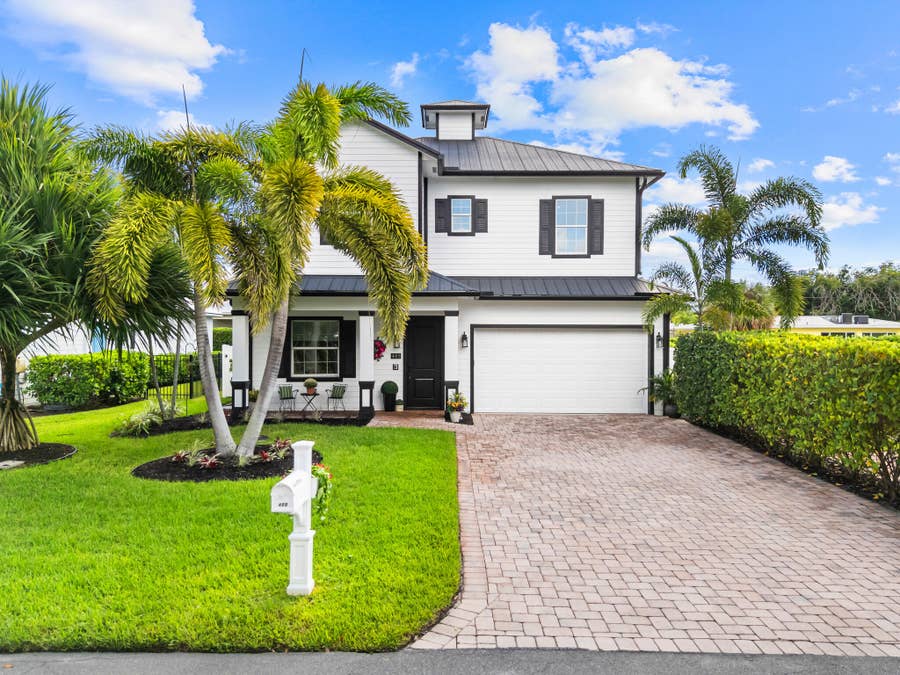 Property photo for 405 SE COCONUT Avenue, Stuart, FL