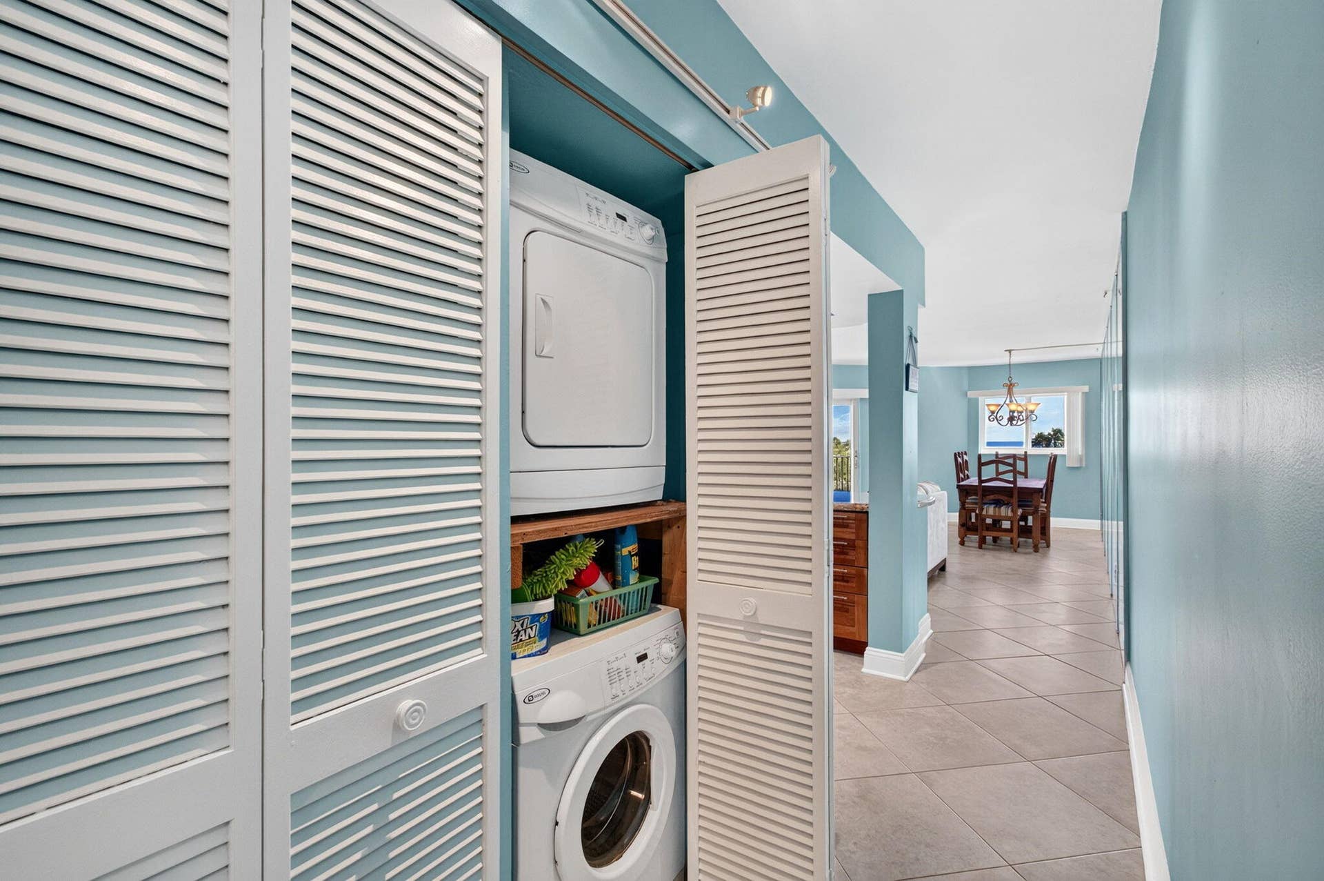 180 SE 20th Avenue, #403, Deerfield Beach, FL 33441 Washer/Dryer