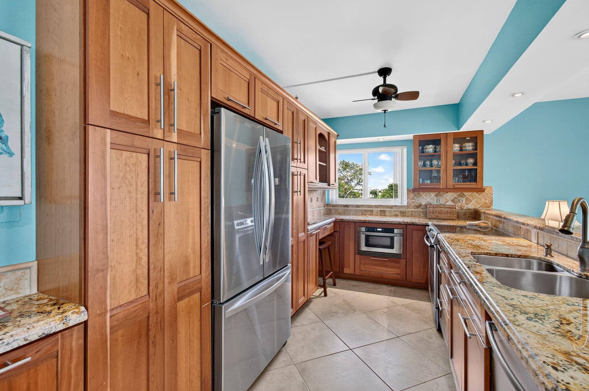 180 SE 20th Avenue, #403, Deerfield Beach, FL 33441 Kitchen