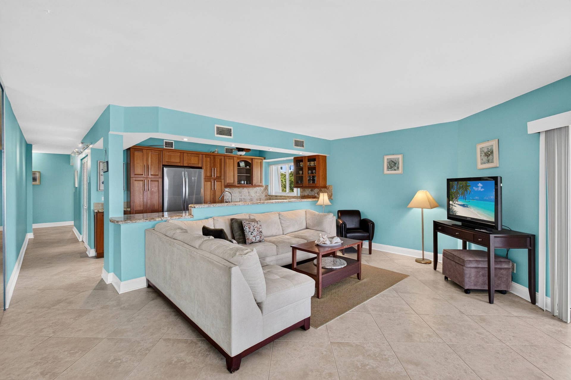 180 SE 20th Avenue, #403, Deerfield Beach, FL 33441 Living Area