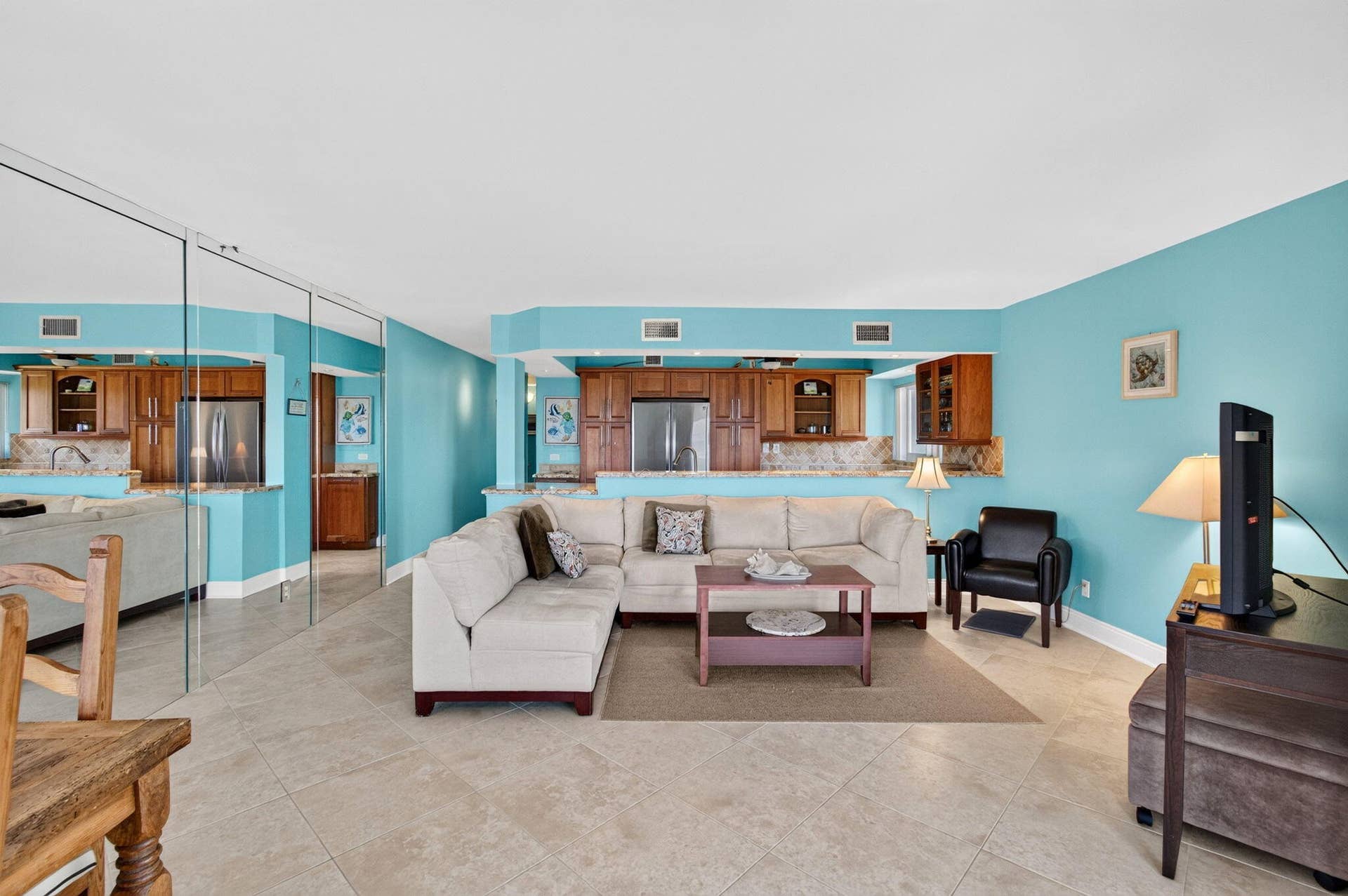180 SE 20th Avenue, #403, Deerfield Beach, FL 33441 Living Area