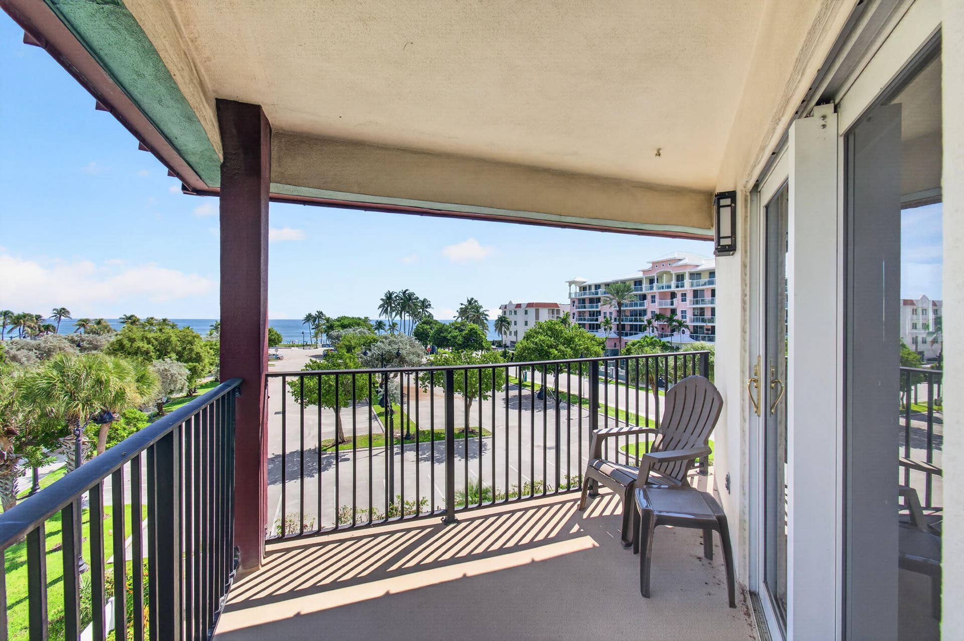 180 SE 20th Avenue, #403, Deerfield Beach, FL 33441 Corner Balcony