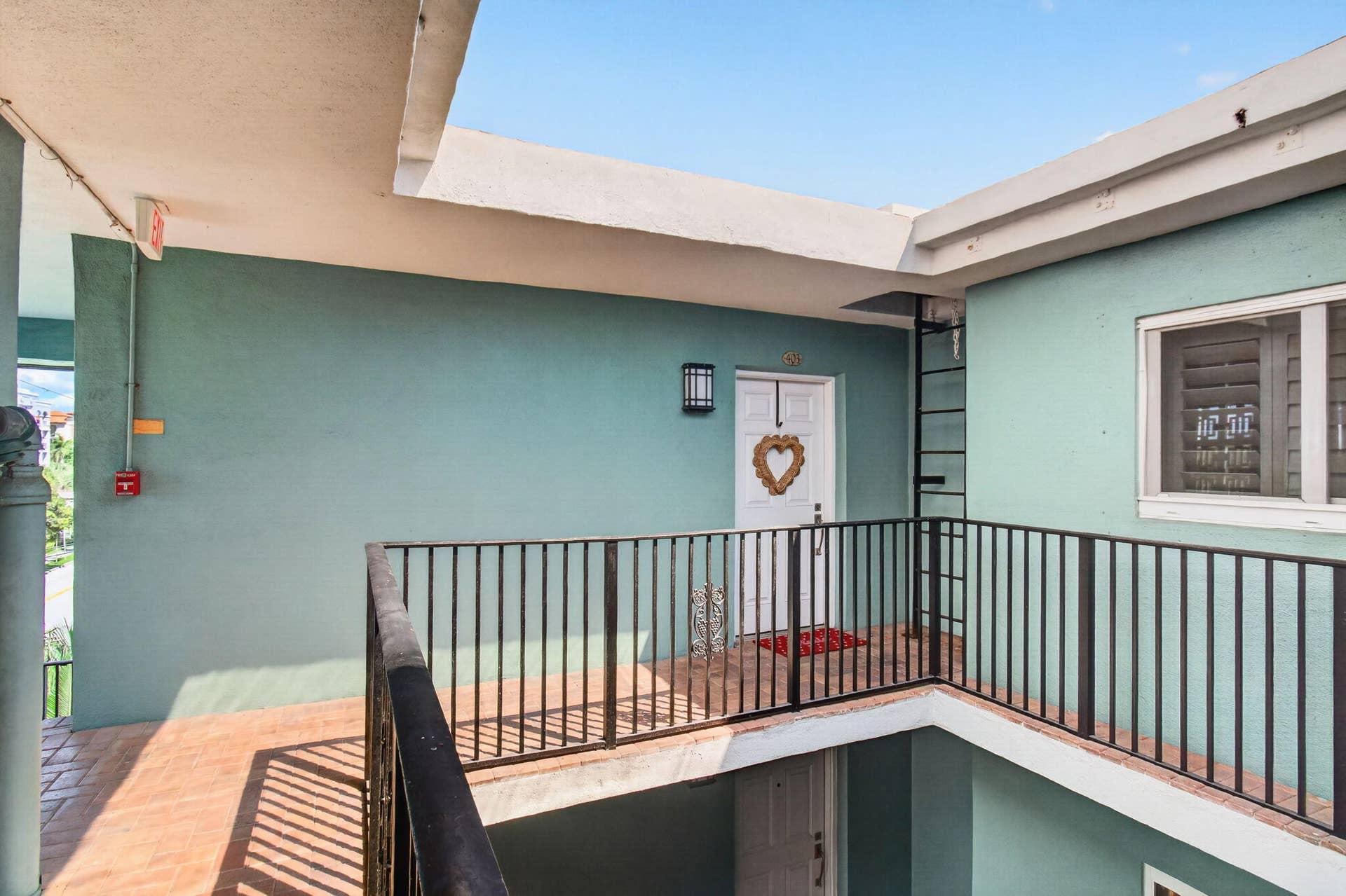 180 SE 20th Avenue, #403, Deerfield Beach, FL 33441 Entrance