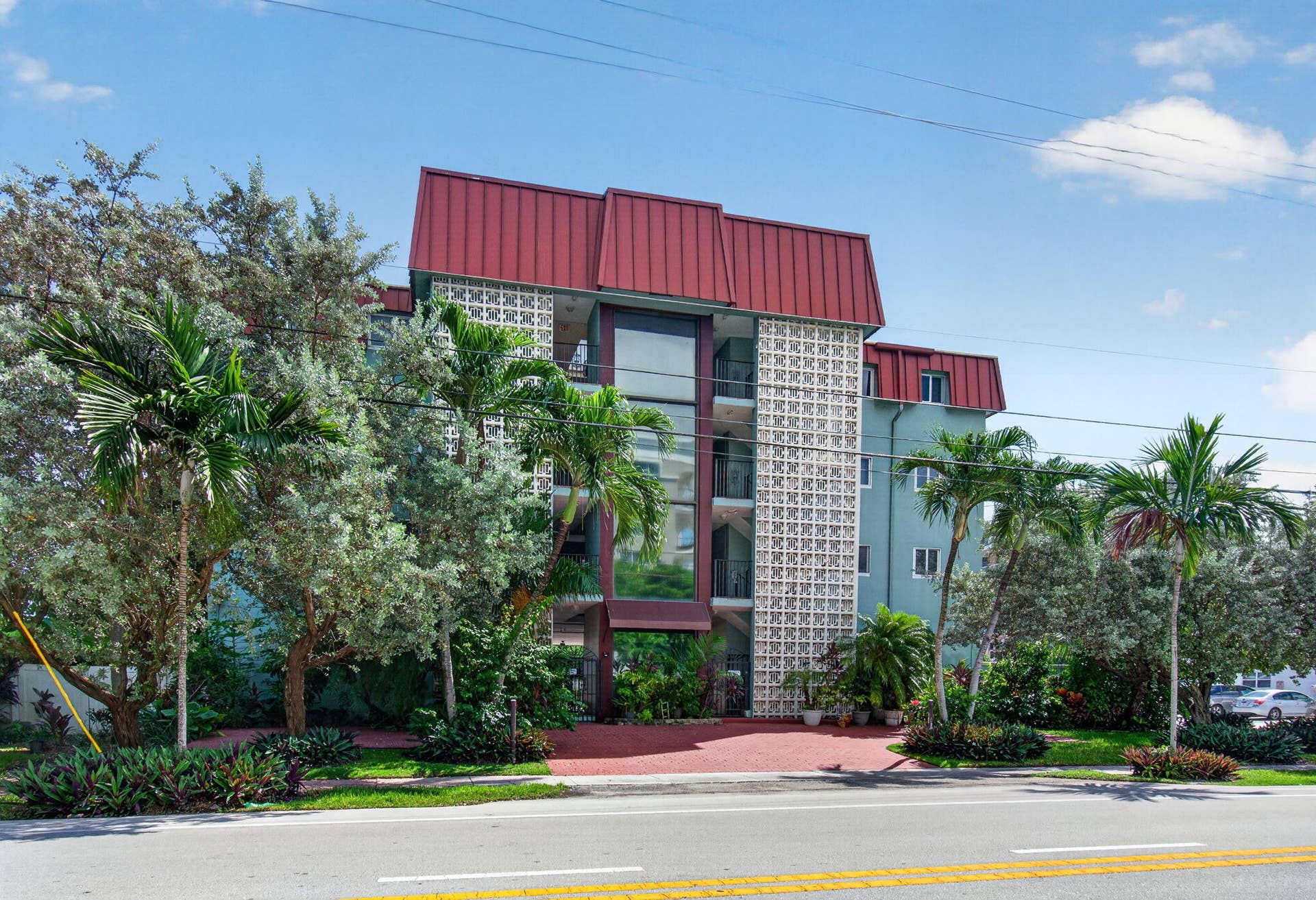 180 SE 20th Avenue, #403, Deerfield Beach, FL 33441 Building