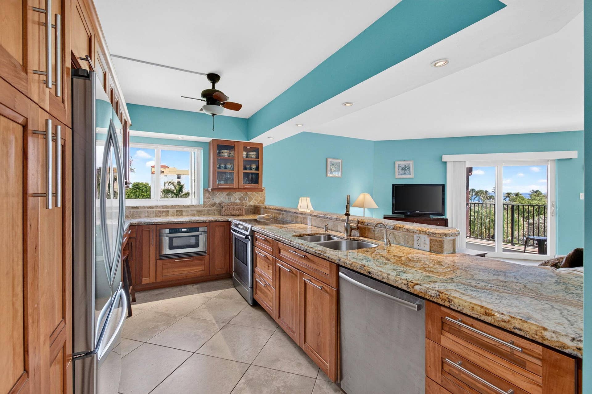 180 SE 20th Avenue, #403, Deerfield Beach, FL 33441 Kitchen