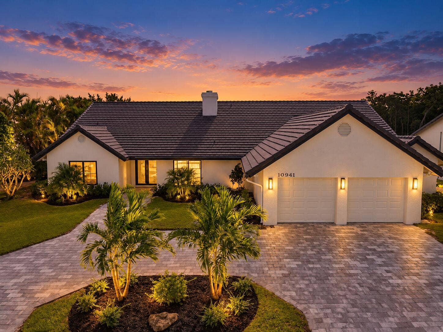 10941 BOCA WOODS Lane, Boca Raton, FL 33428 Oversized lakefront lot with new pavers