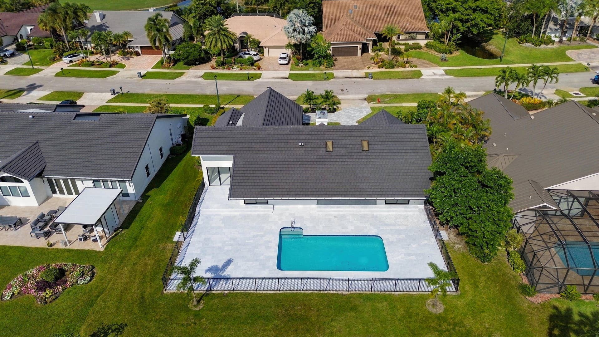 10941 BOCA WOODS Lane, Boca Raton, FL 33428 2500 expansive patio for lavish entertaining!