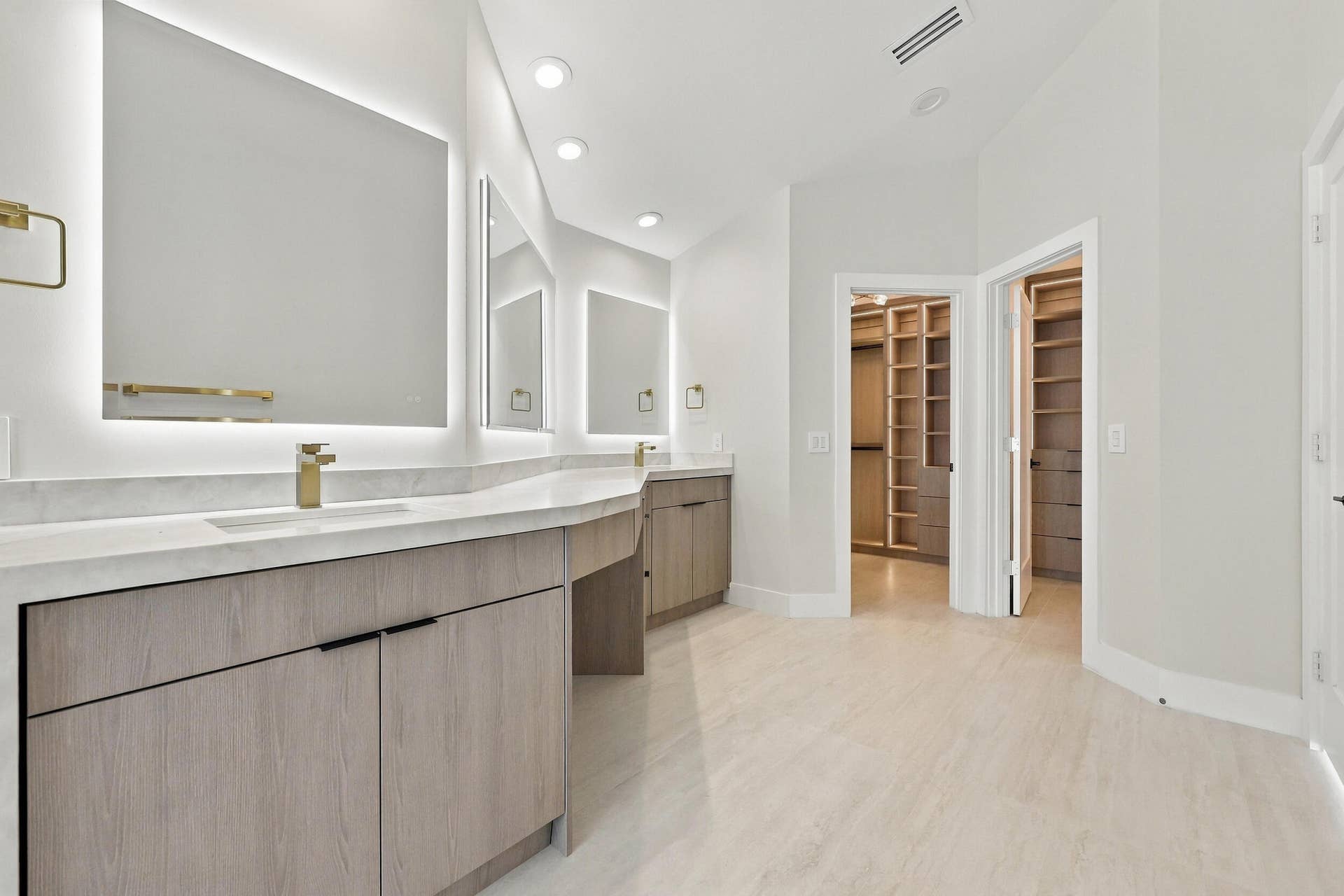 10941 BOCA WOODS Lane, Boca Raton, FL 33428 His and Her vanity