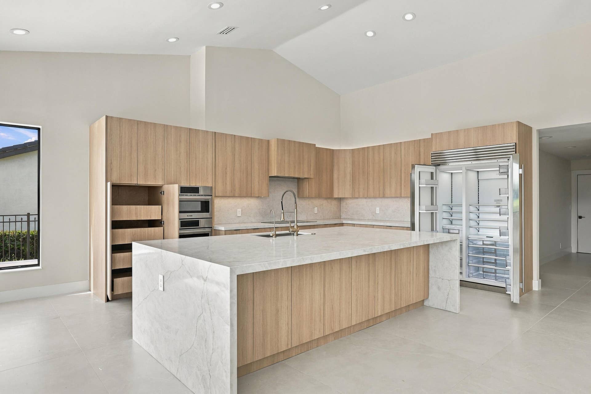 10941 BOCA WOODS Lane, Boca Raton, FL 33428 11 ft island