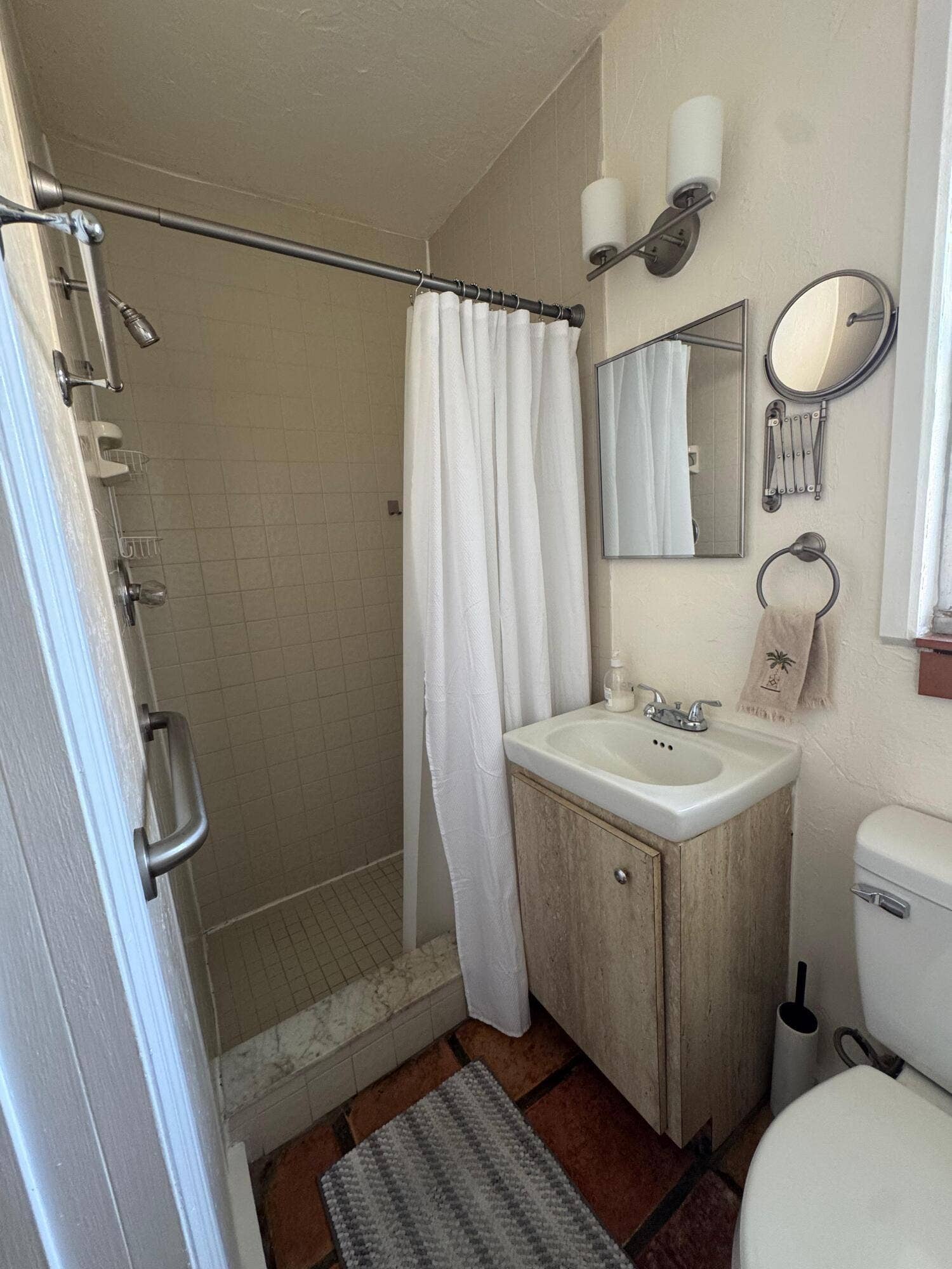 256 E 24TH Street, Riviera Beach, Riviera Beach, FL 33404 WhatsApp Image 2025-11-18 at 22.05.05 (1