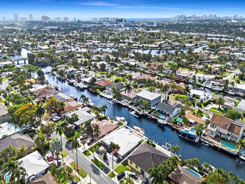 300 SE 10TH Street, Pompano Beach, FL 33060 GetMedia (3)