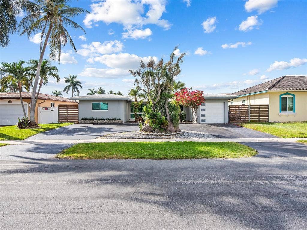 300 SE 10TH Street, Pompano Beach, FL 33060 GetMedia (2)
