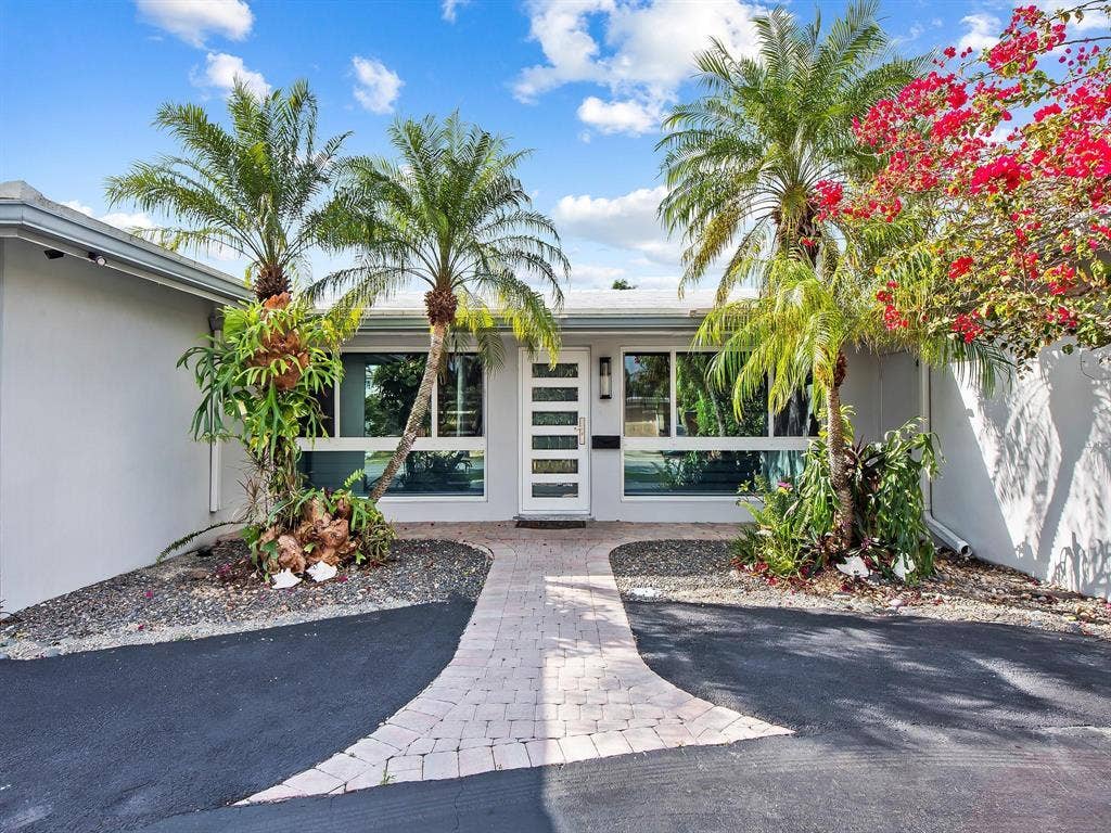 300 SE 10TH Street, Pompano Beach, FL 33060 GetMedia (1)