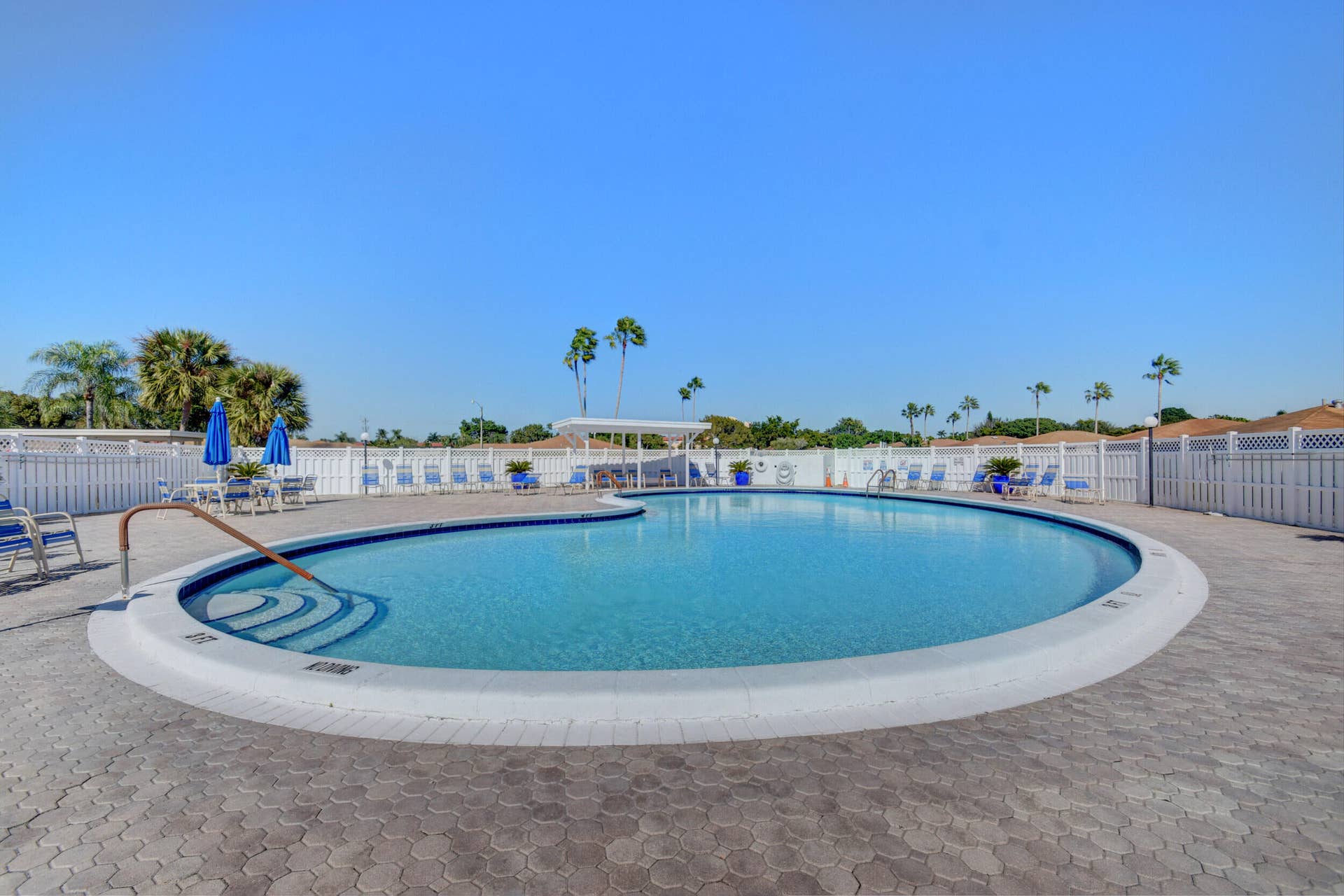 6801 Moonlit Drive, Delray Beach, FL 33446 52_camelot village (13)