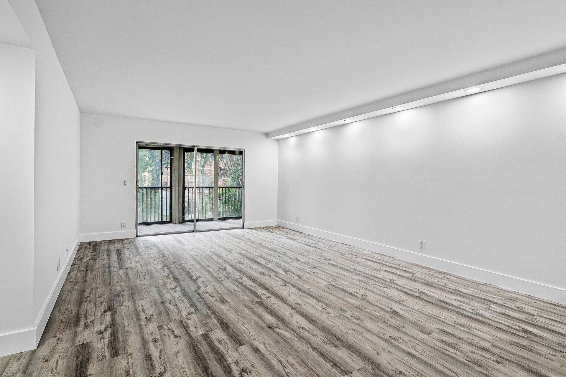 005-6585KensingtonLane-207-DelrayBeach-F