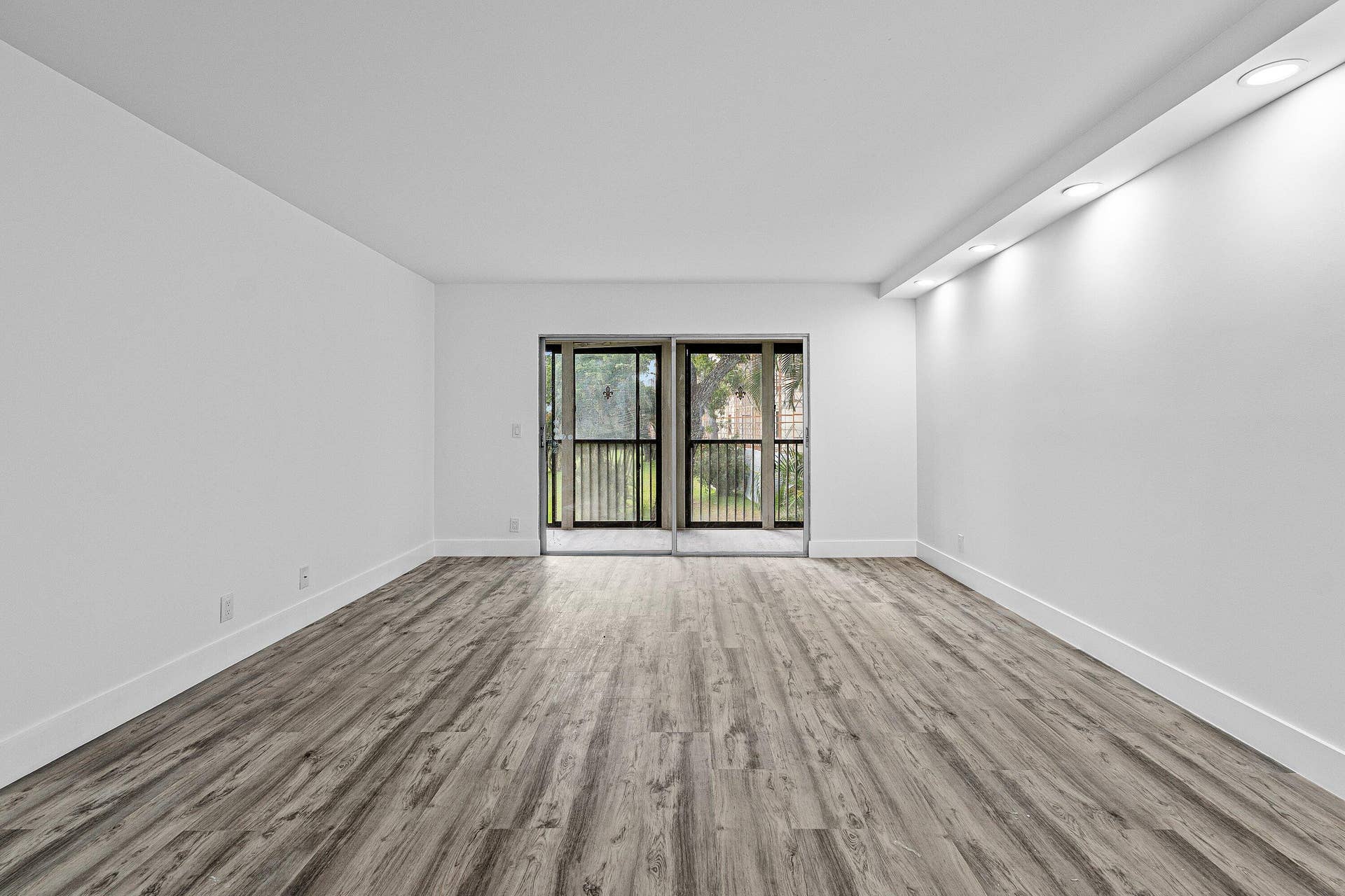 007-6585KensingtonLane-207-DelrayBeach-F